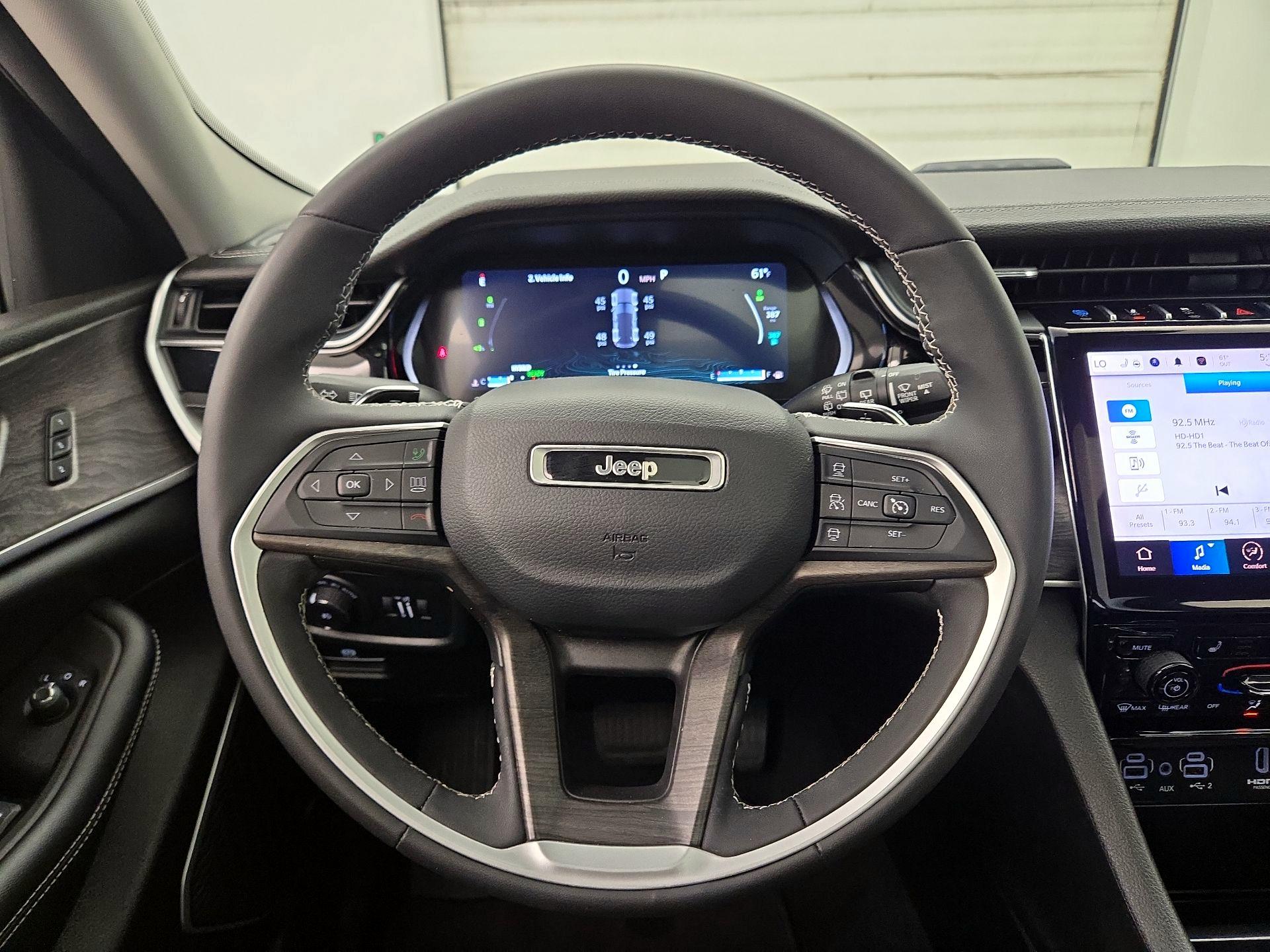 Thumbnail: 2023 Jeep Grand Cherokee - 10