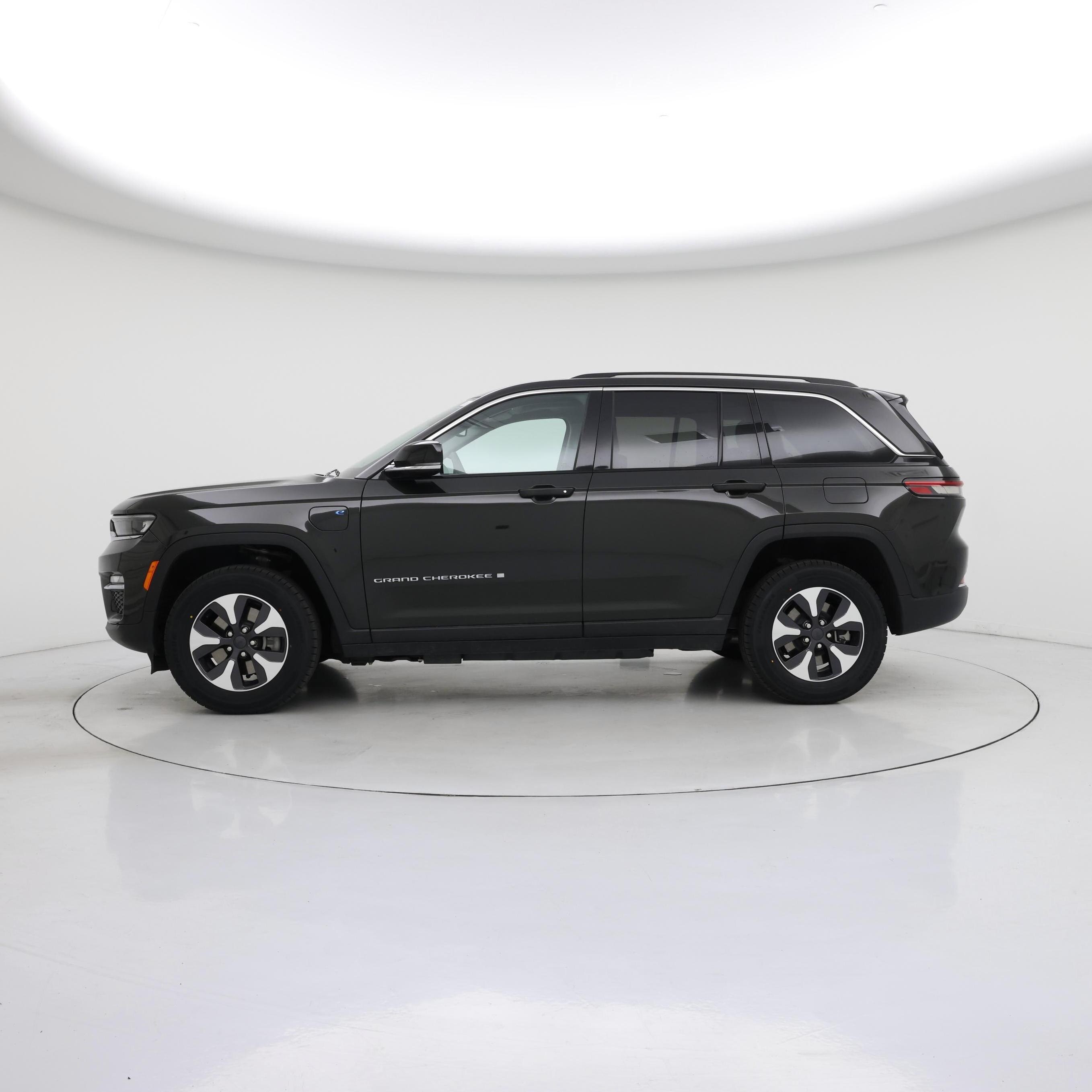 Thumbnail: 2023 Jeep Grand Cherokee - 3
