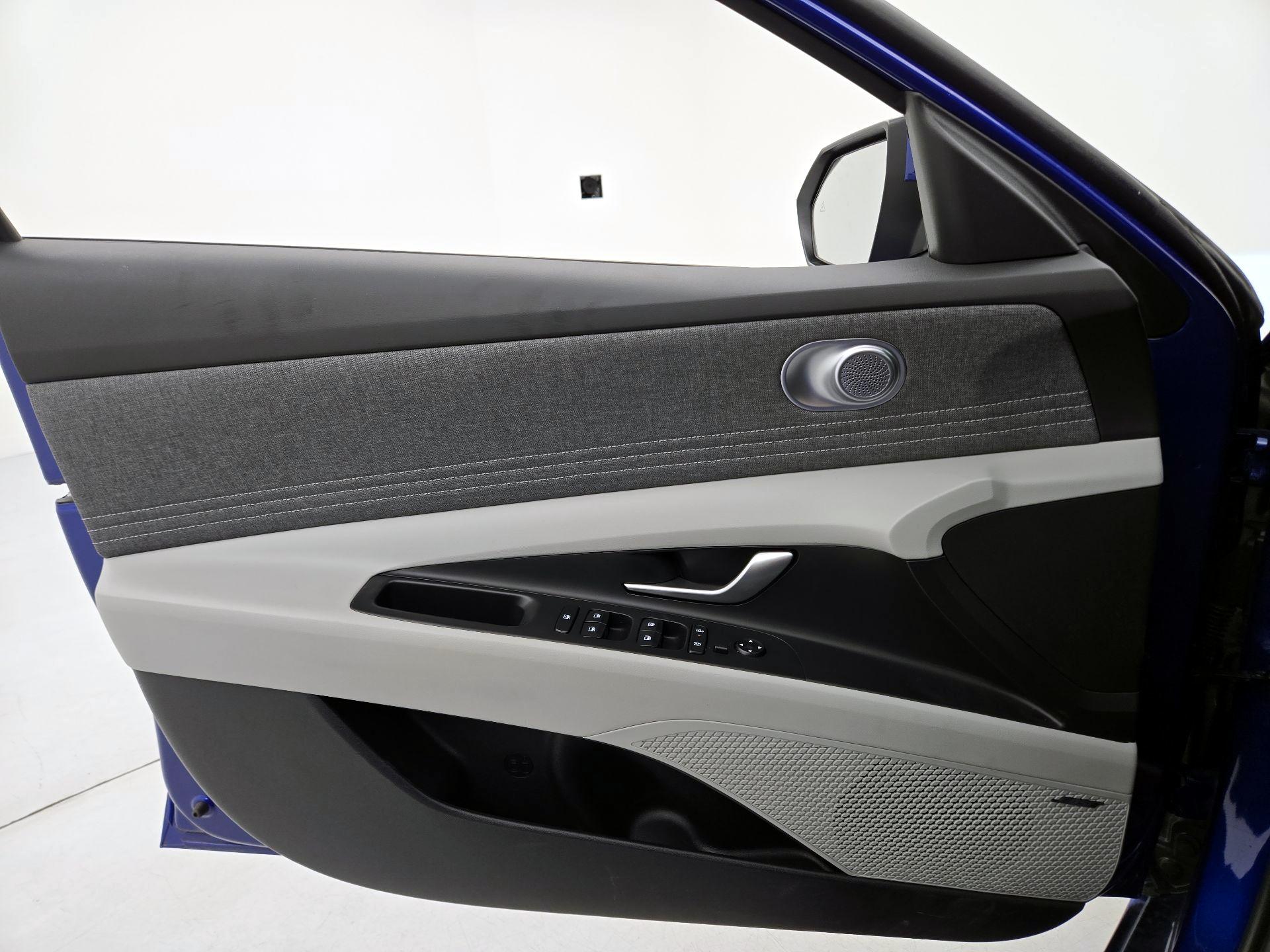 Thumbnail: 2024 Hyundai Elantra - 12