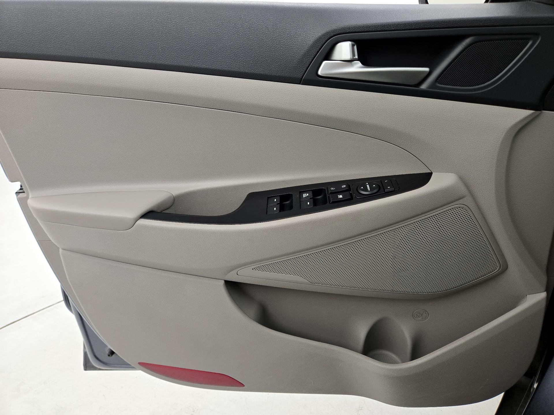 Thumbnail: 2019 Hyundai Tucson - 12