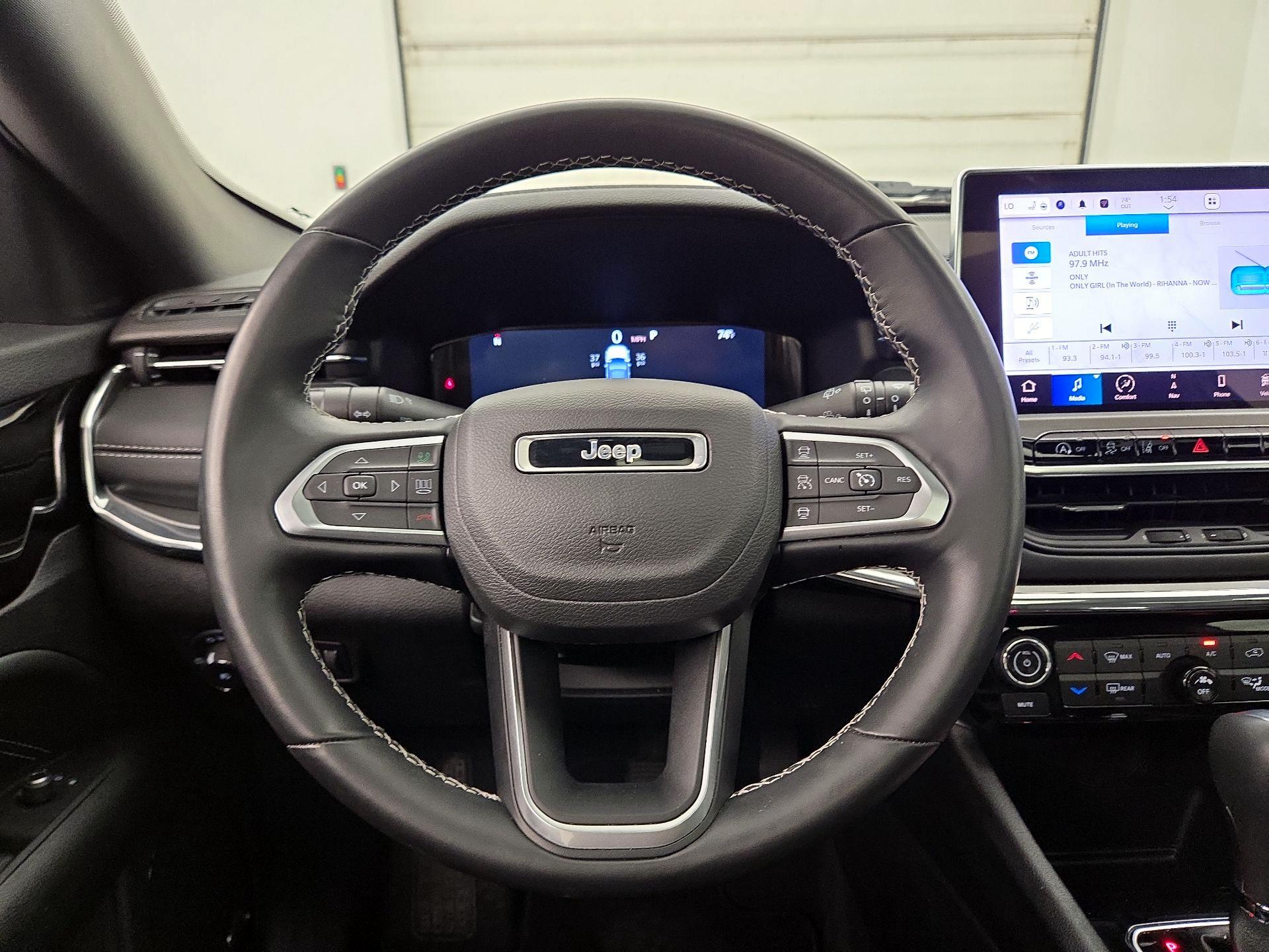 Thumbnail: 2022 Jeep Compass - 10
