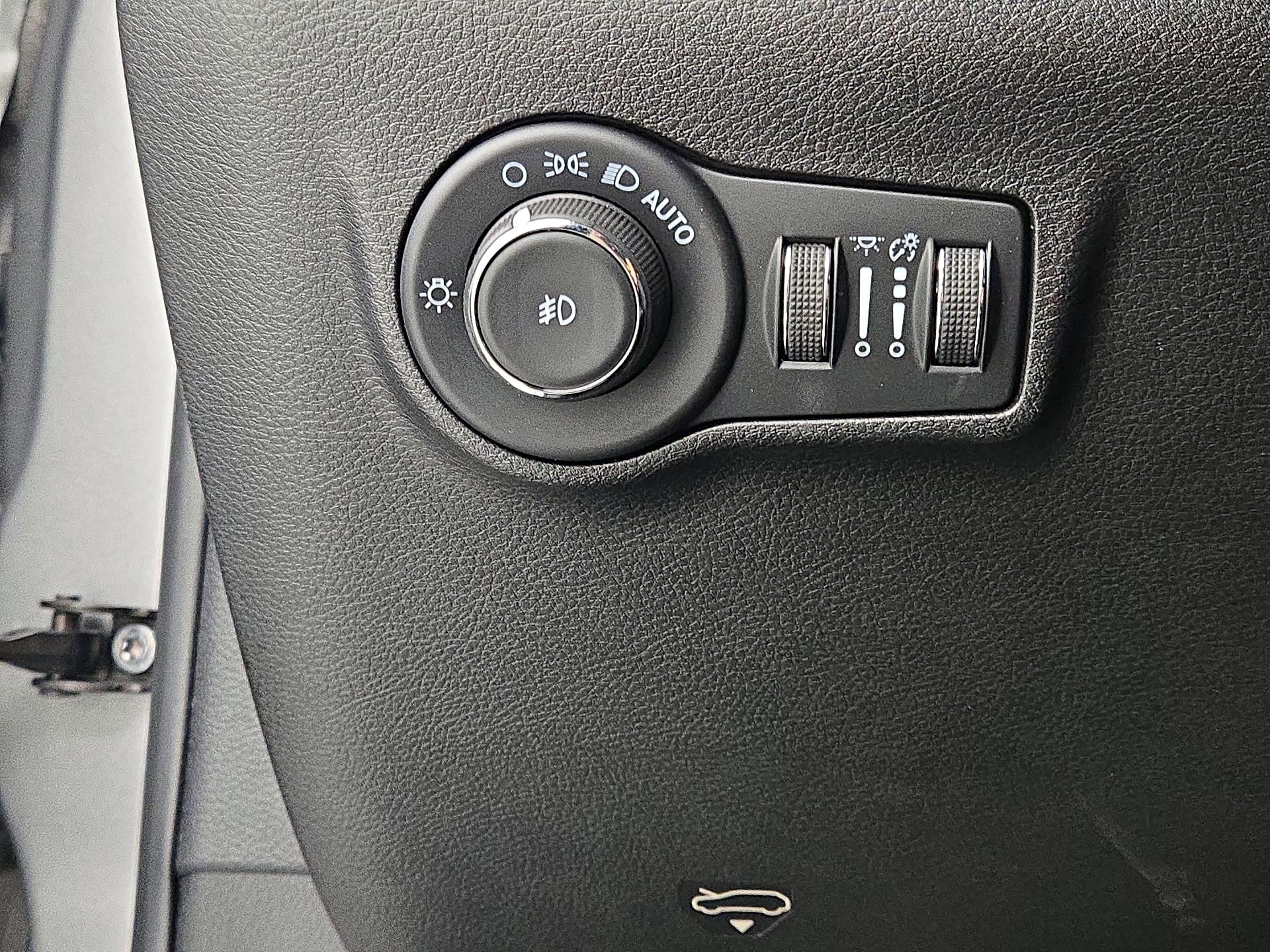 Thumbnail: 2022 Jeep Compass - 13