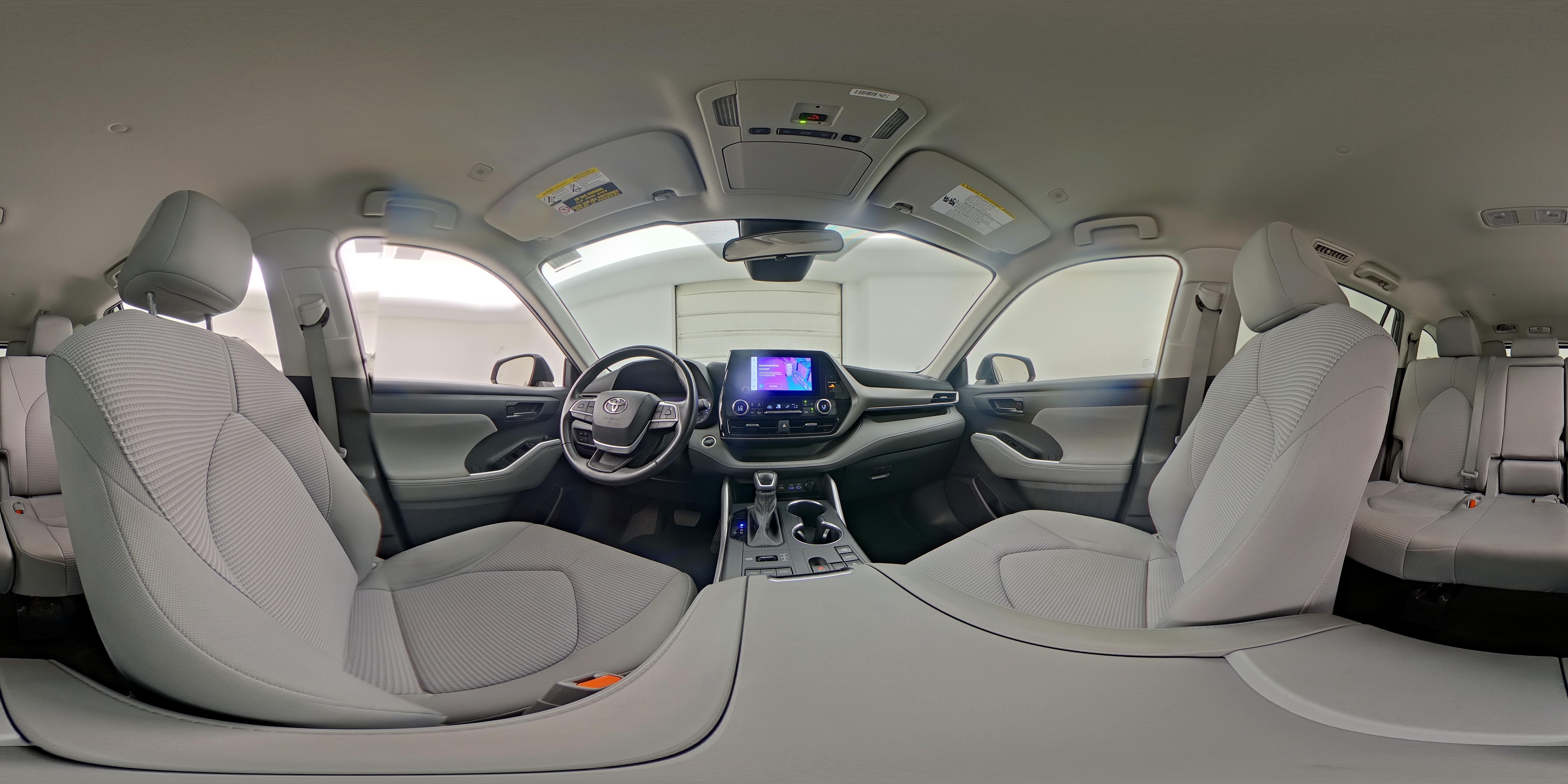 2024 Toyota Highlander LE - Photo 26