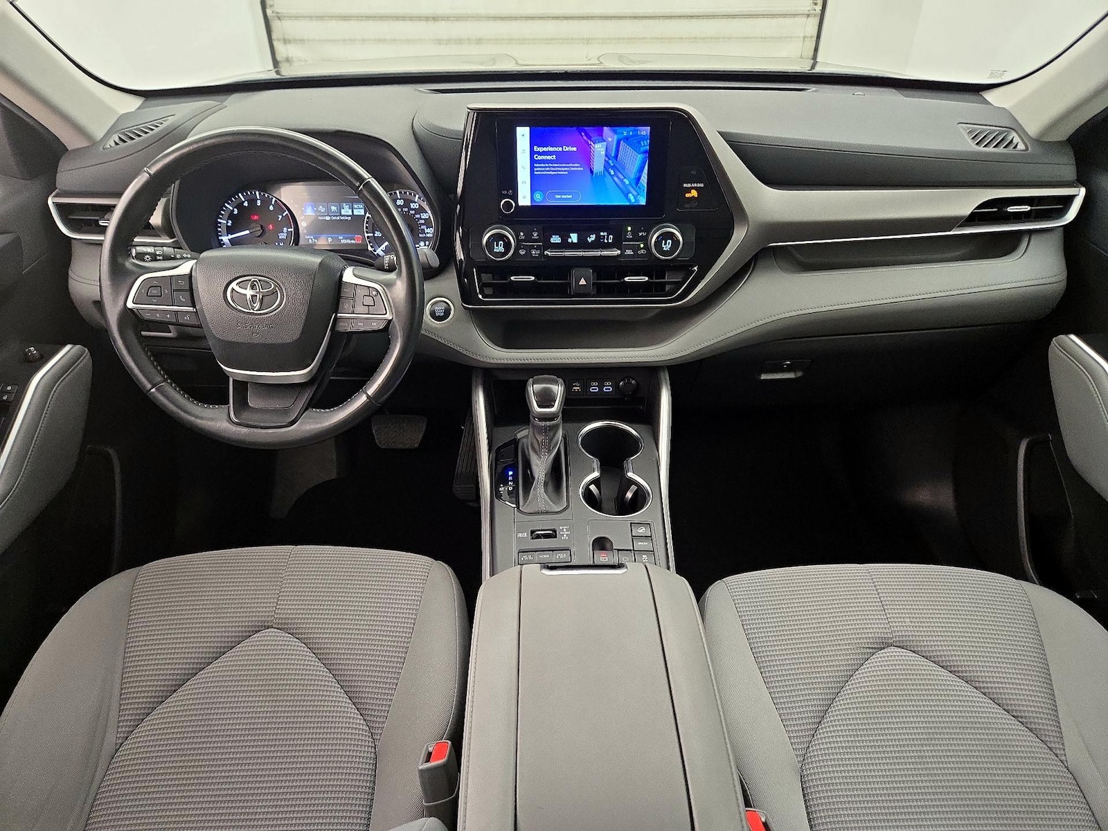 2024 Toyota Highlander LE - Photo 10