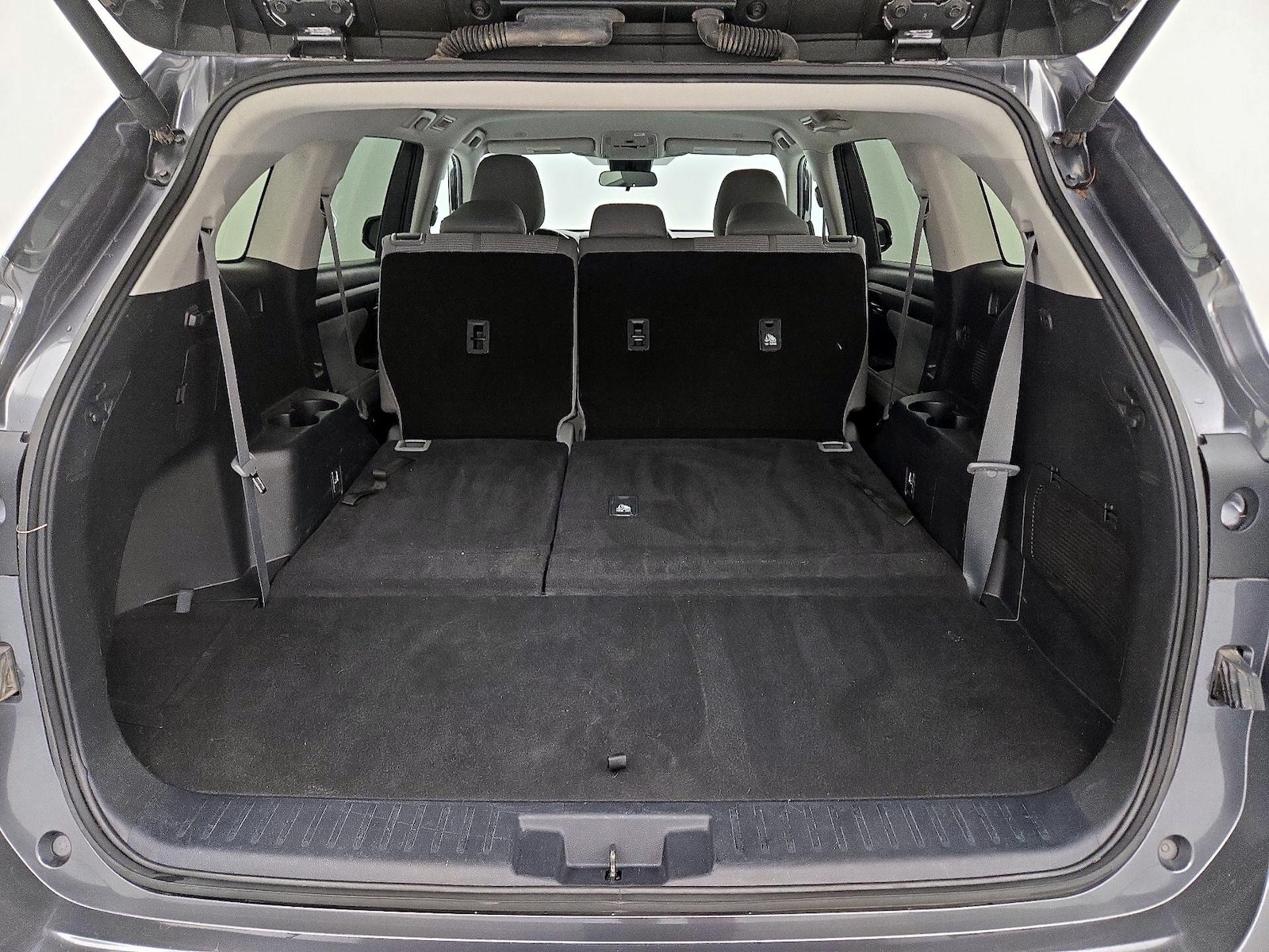 2024 Toyota Highlander LE - Photo 23