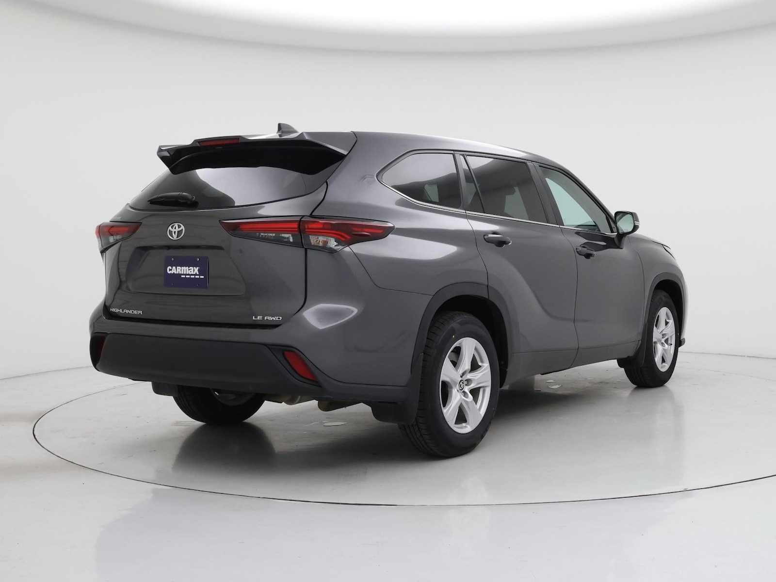 2024 Toyota Highlander LE - Photo 9