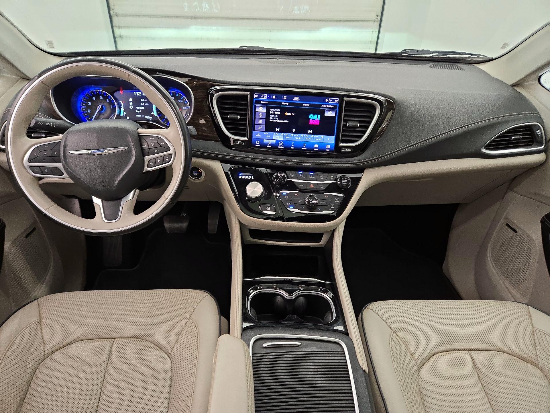 Thumbnail: 2021 Chrysler Pacifica - 9