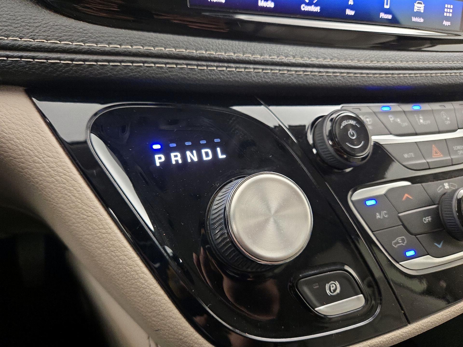 Thumbnail: 2021 Chrysler Pacifica - 18