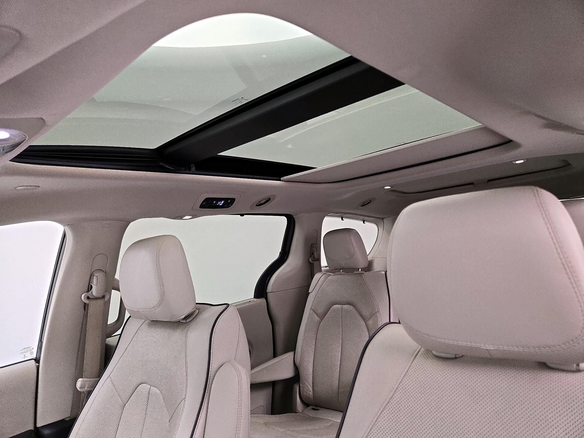 Thumbnail: 2021 Chrysler Pacifica - 20