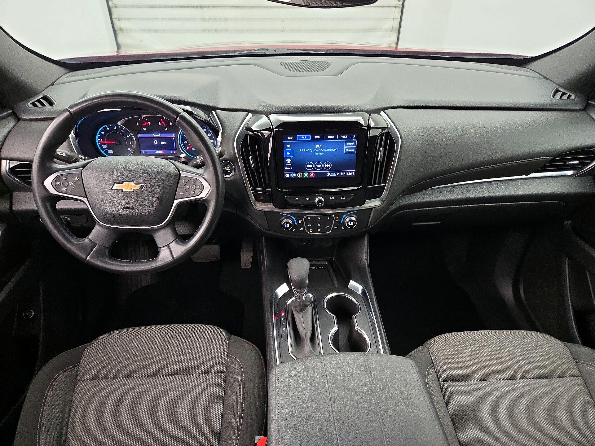 Thumbnail: 2023 Chevrolet Traverse - 9