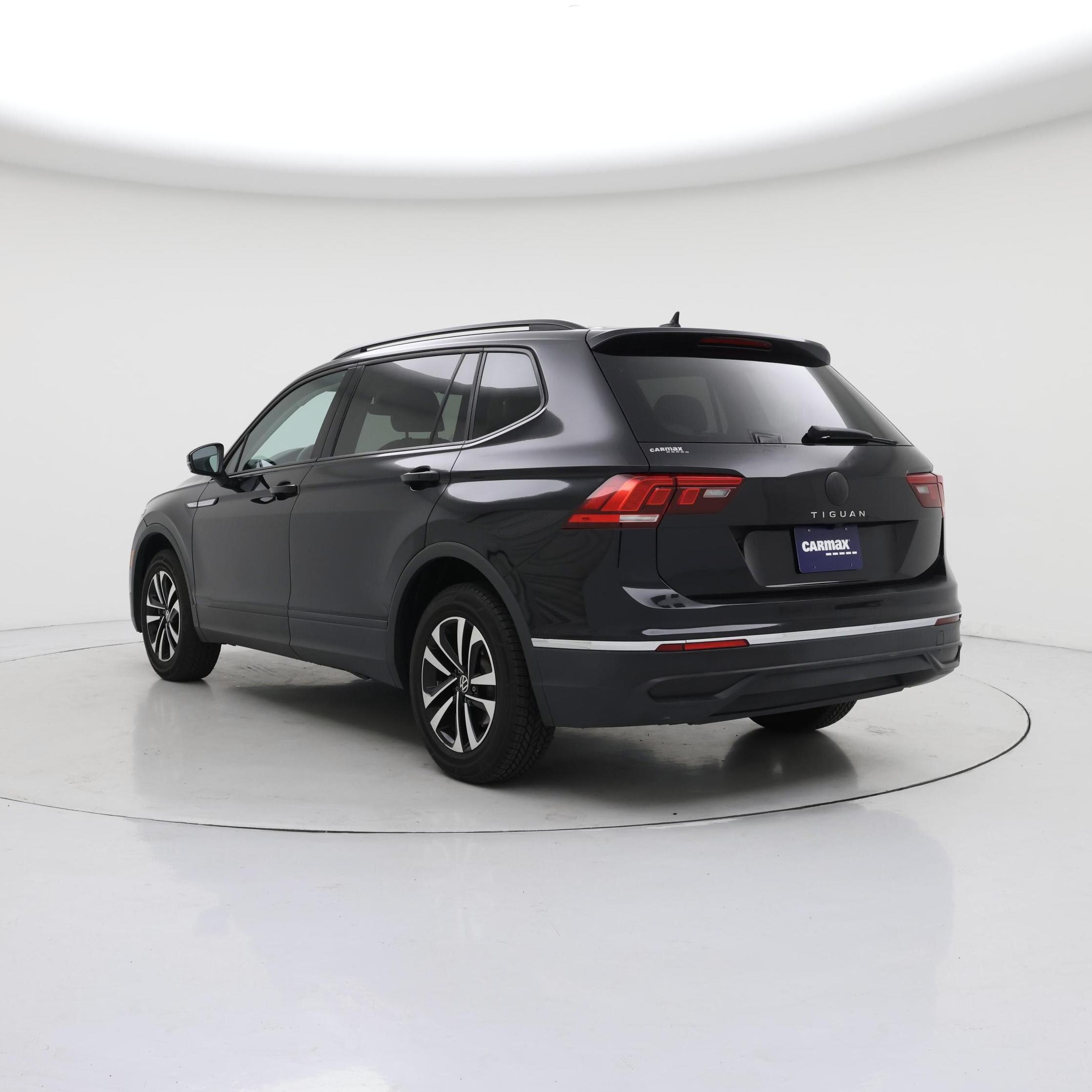 Thumbnail: 2023 Volkswagen Tiguan - 2