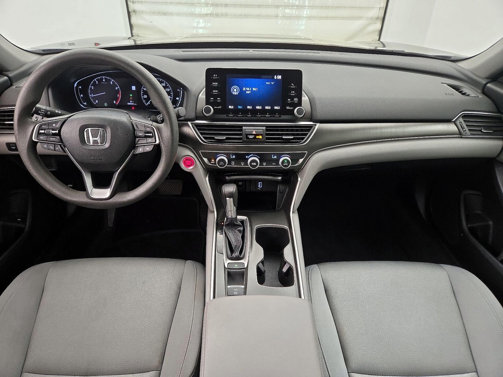 2018 Honda Accord LX - Photo 10