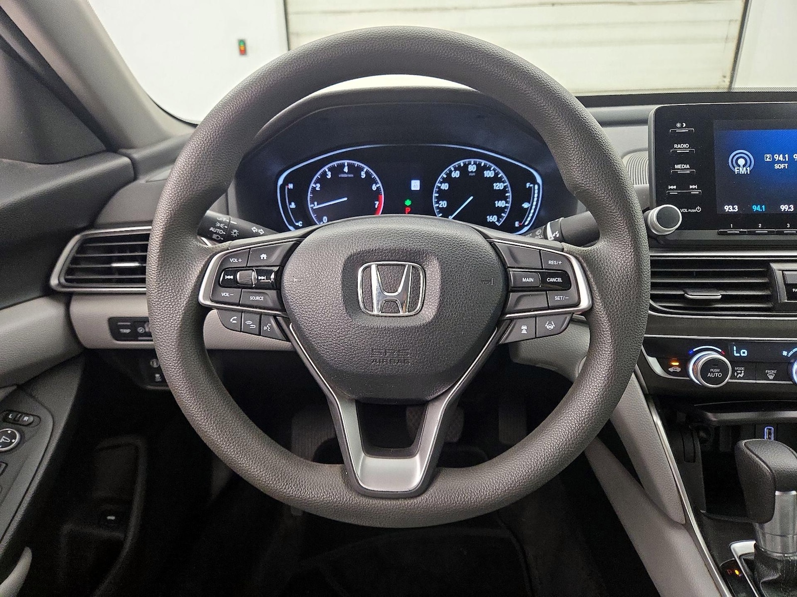 2018 Honda Accord LX - Photo 11