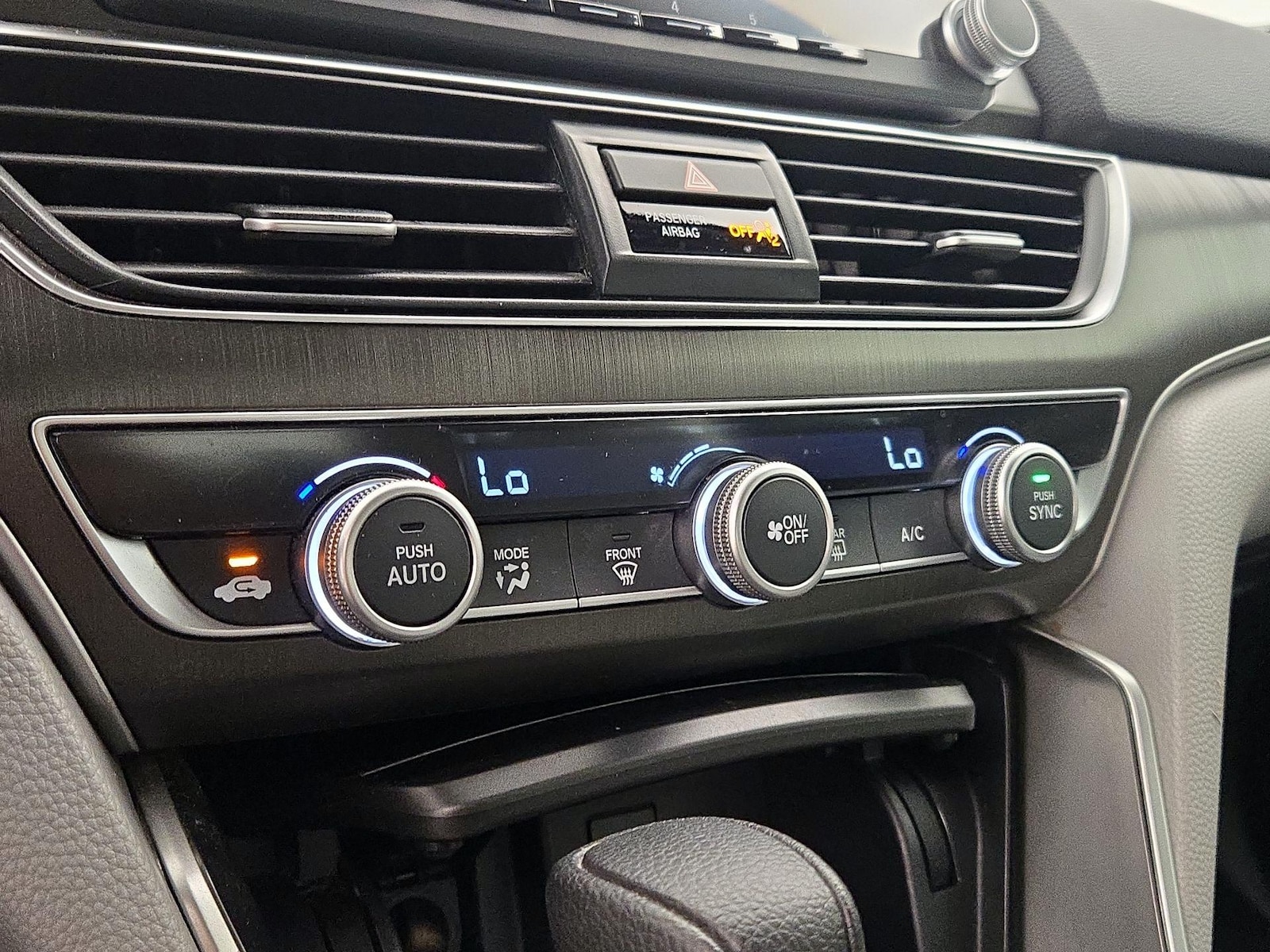 2018 Honda Accord LX - Photo 17