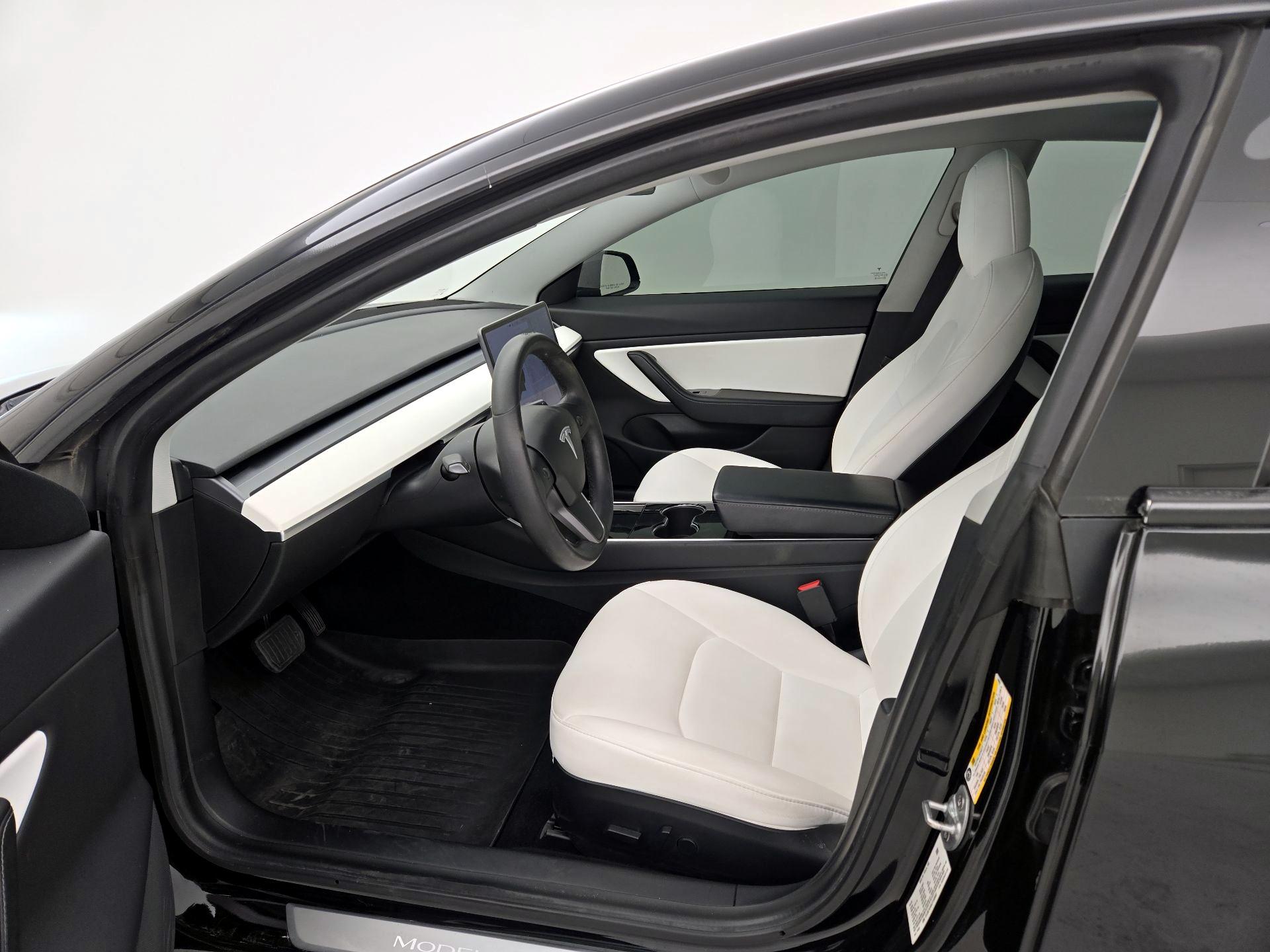 Thumbnail: 2020 Tesla Model 3 - 11