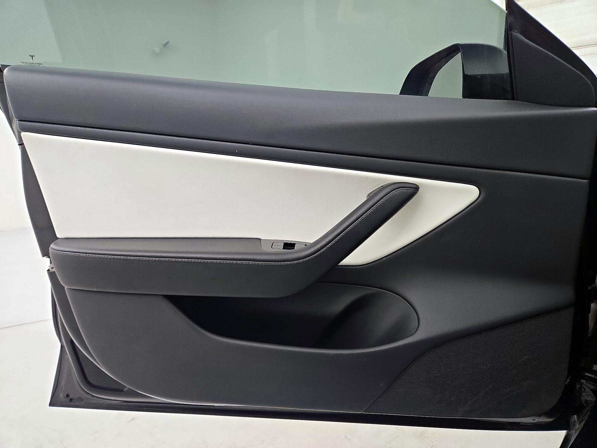 Thumbnail: 2020 Tesla Model 3 - 12