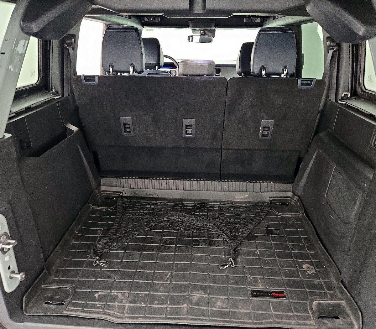 Trunk/Cargo (Seats Up)