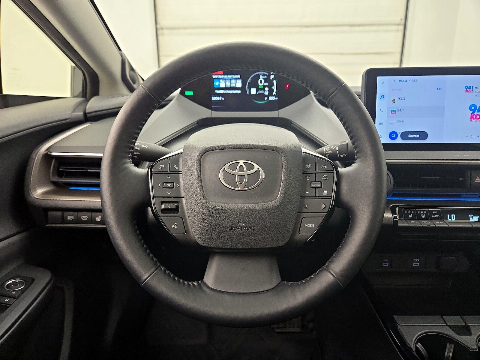 2023 Toyota Prius Limited - Photo 11