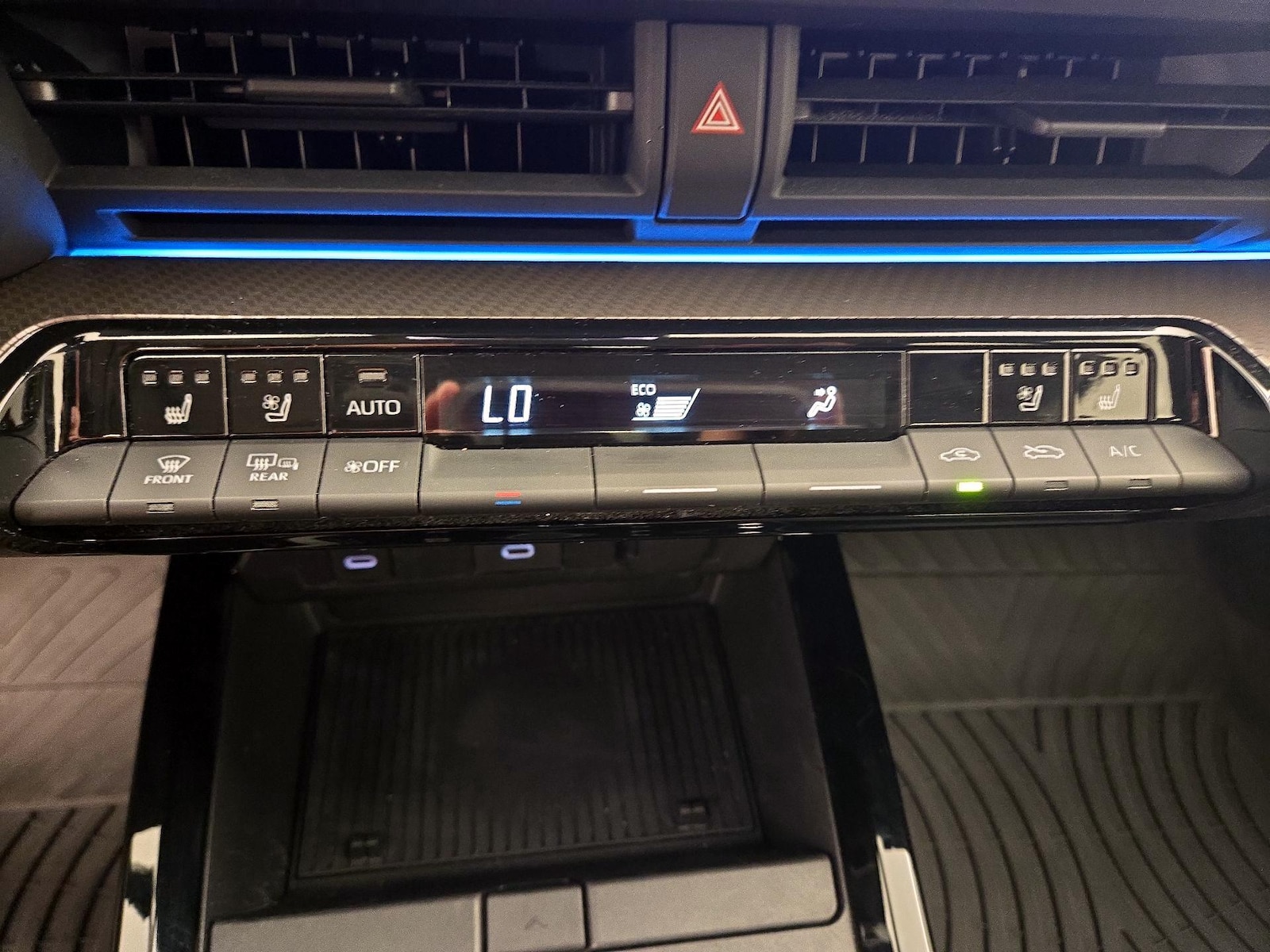 2023 Toyota Prius Limited - Photo 17