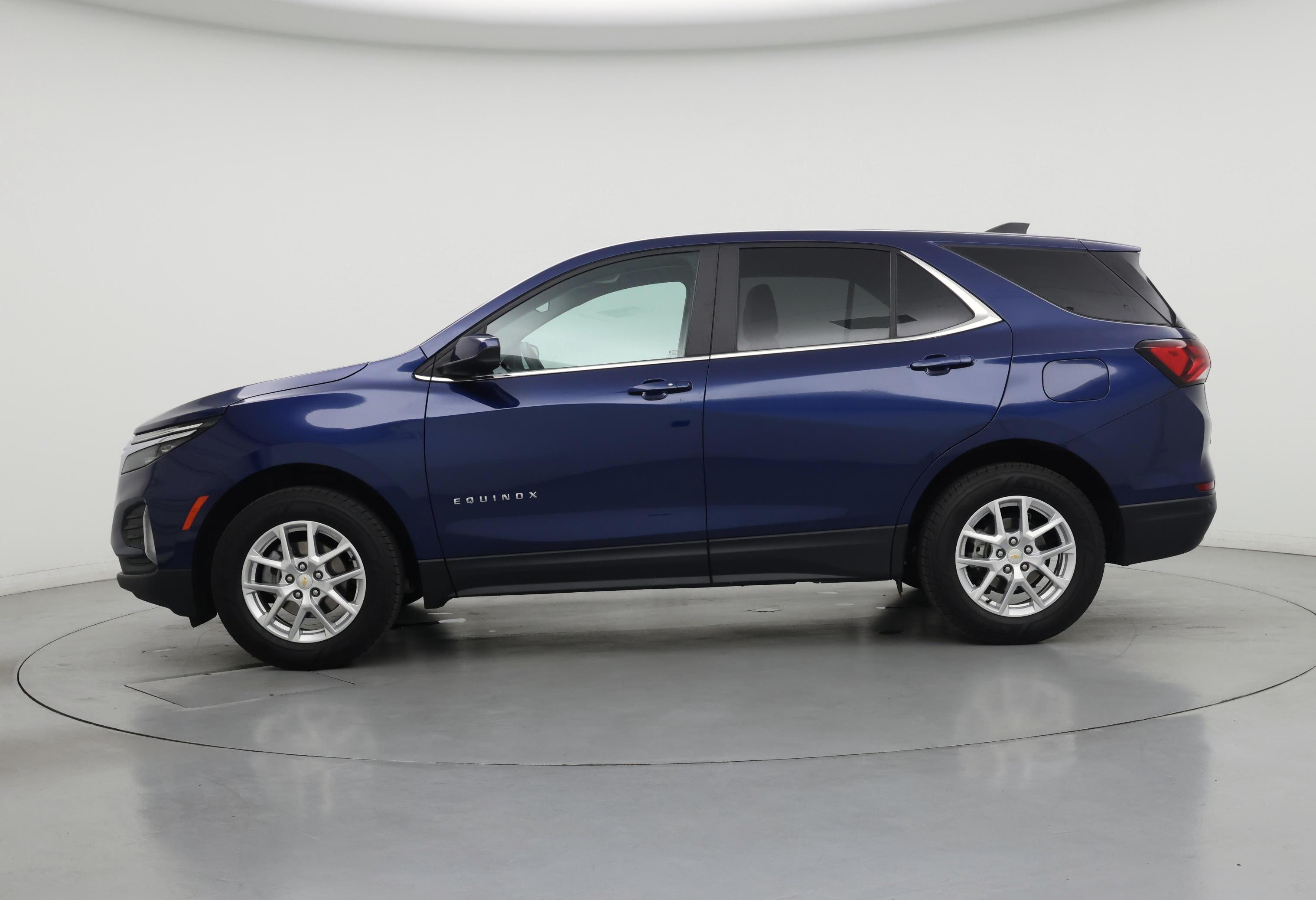 Thumbnail: 2022 Chevrolet Equinox - 3