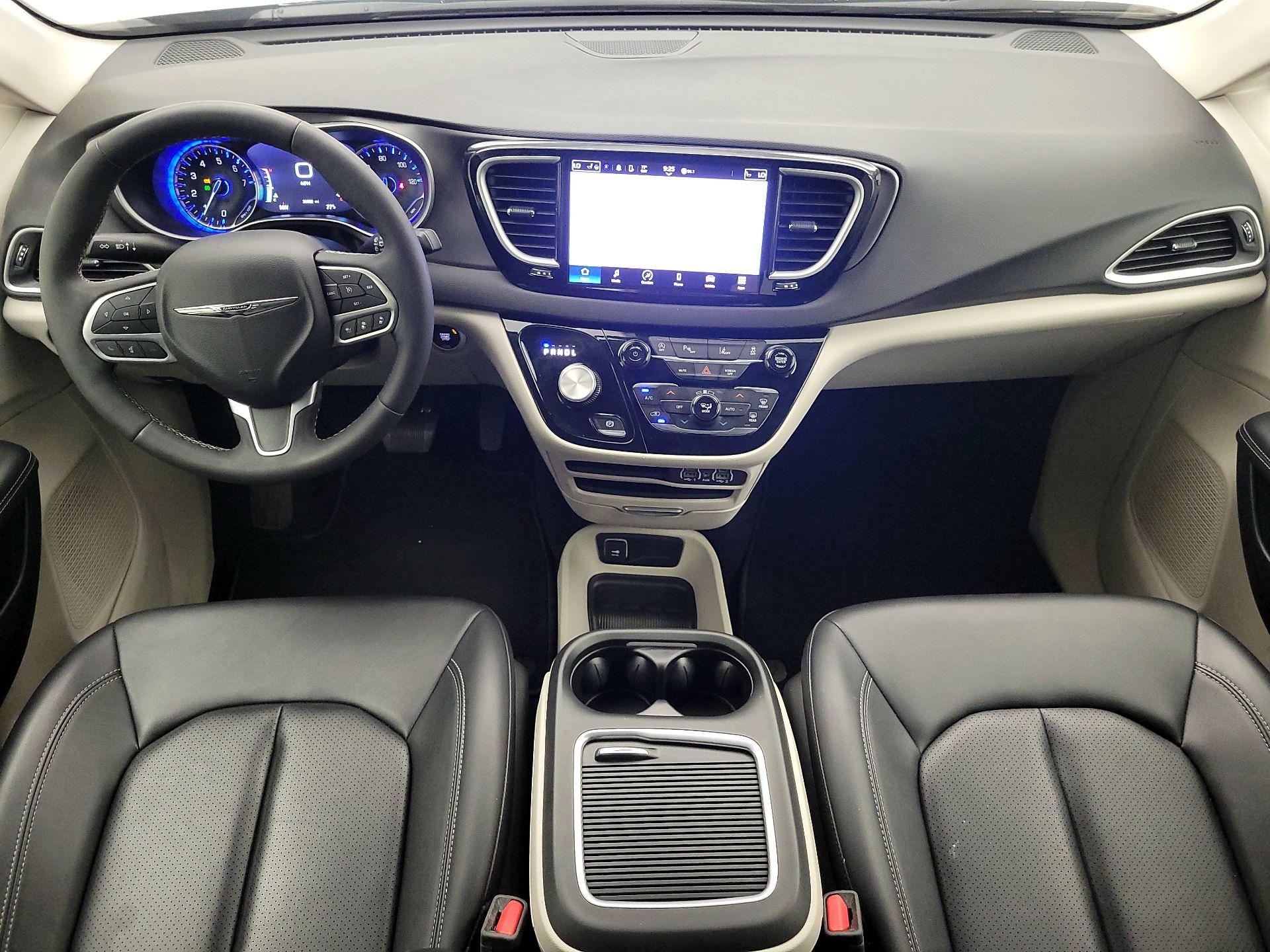 Thumbnail: 2024 Chrysler Pacifica - 9