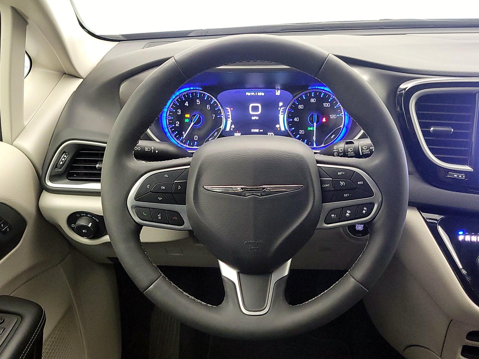 Thumbnail: 2024 Chrysler Pacifica - 10