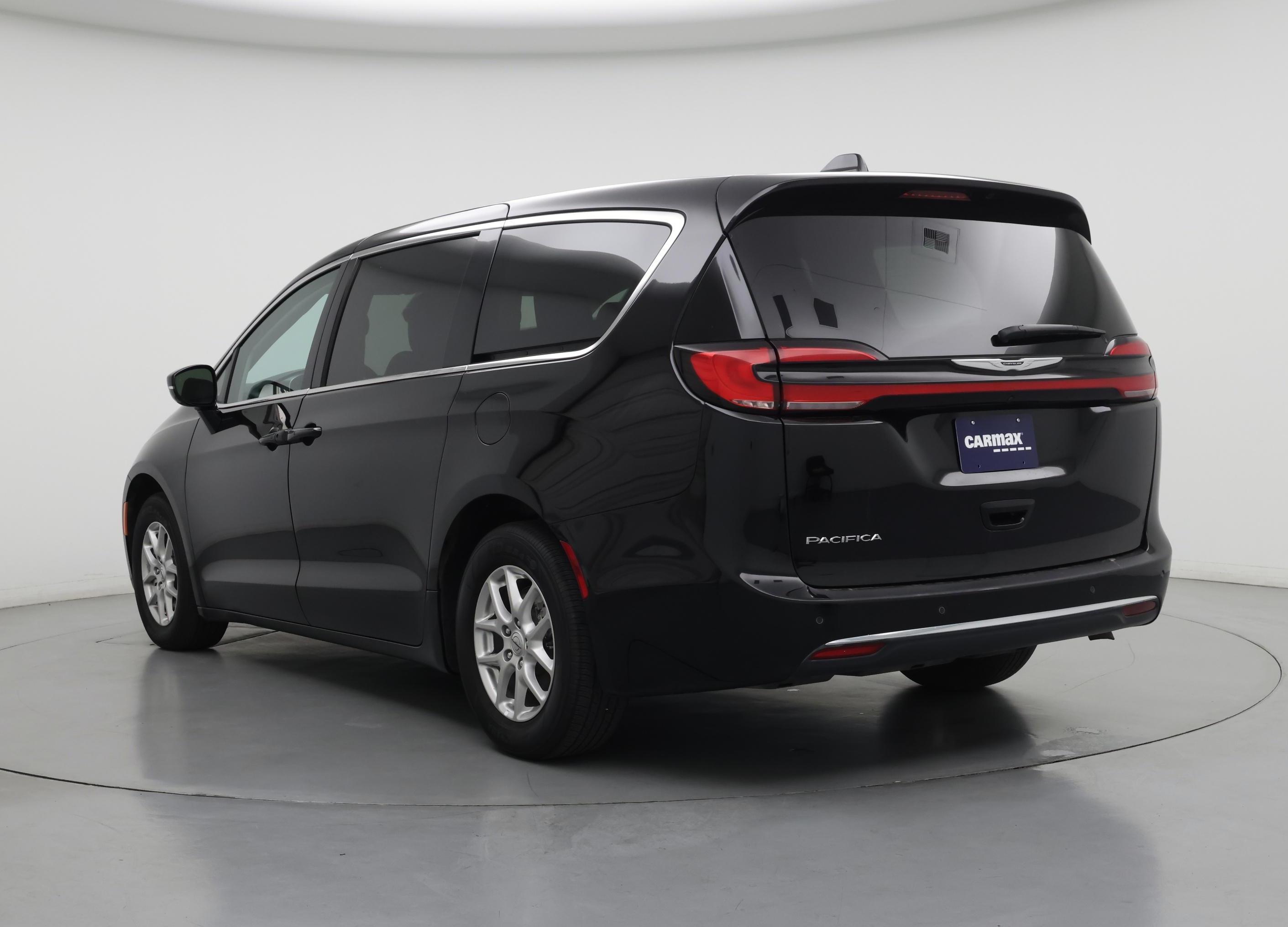Thumbnail: 2024 Chrysler Pacifica - 2