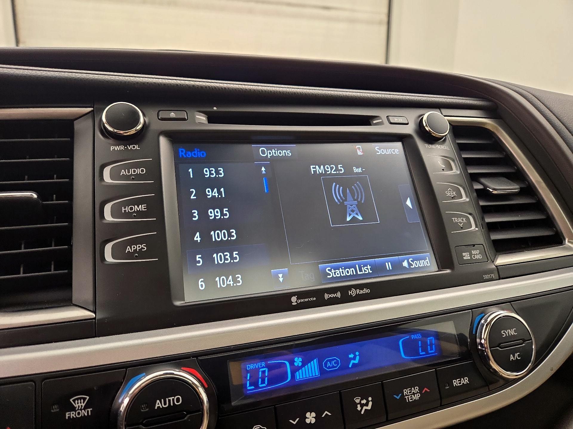 Thumbnail: 2018 Toyota Highlander - 16