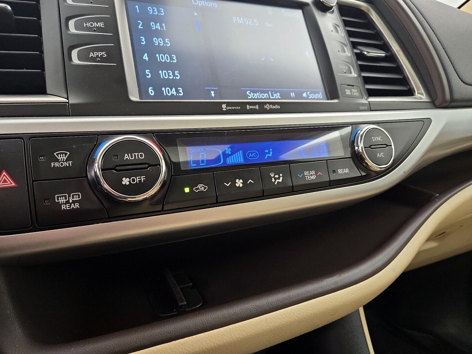 Thumbnail: 2018 Toyota Highlander - 17