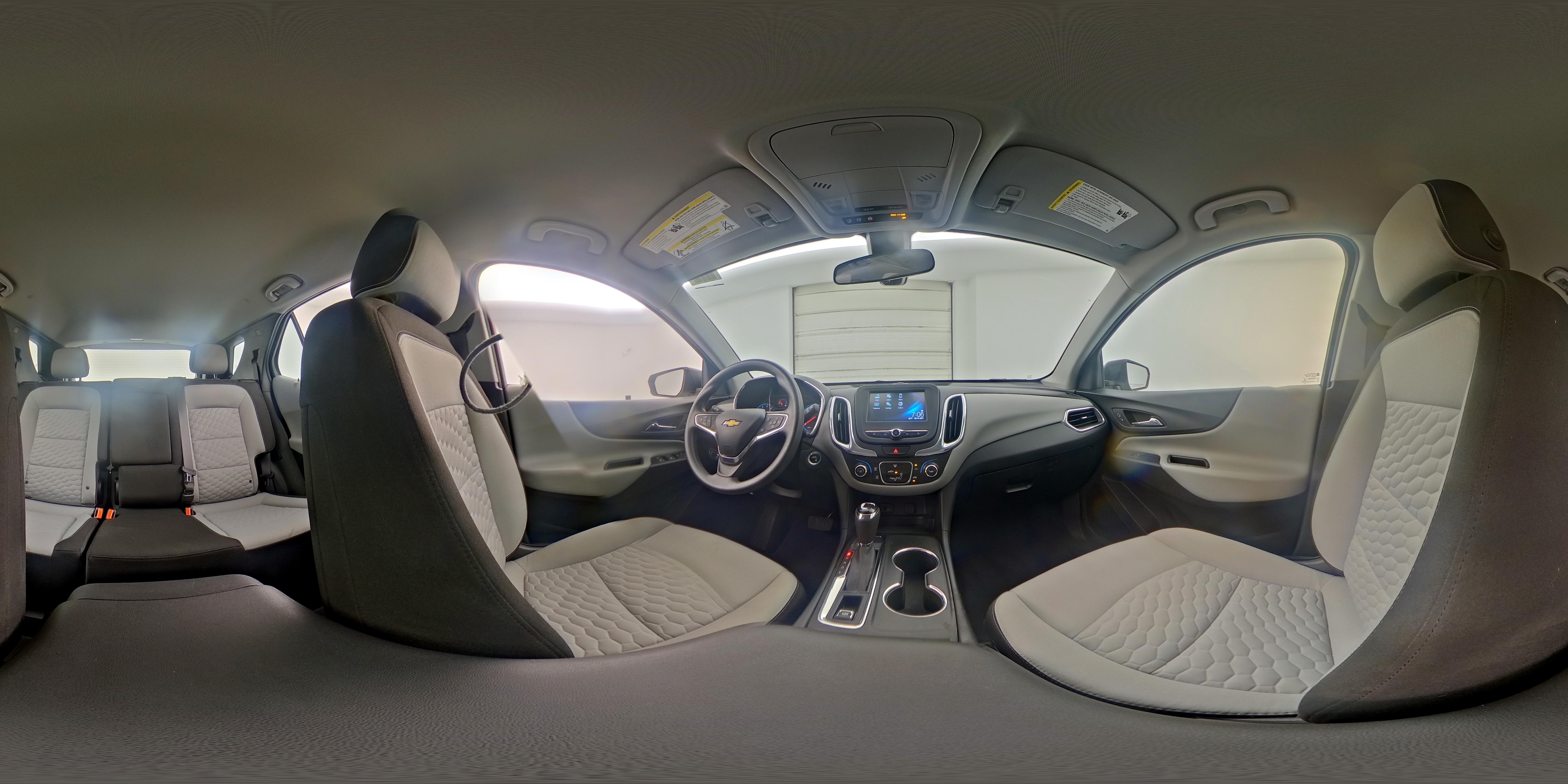 2018 Chevrolet Equinox LS - Photo 25