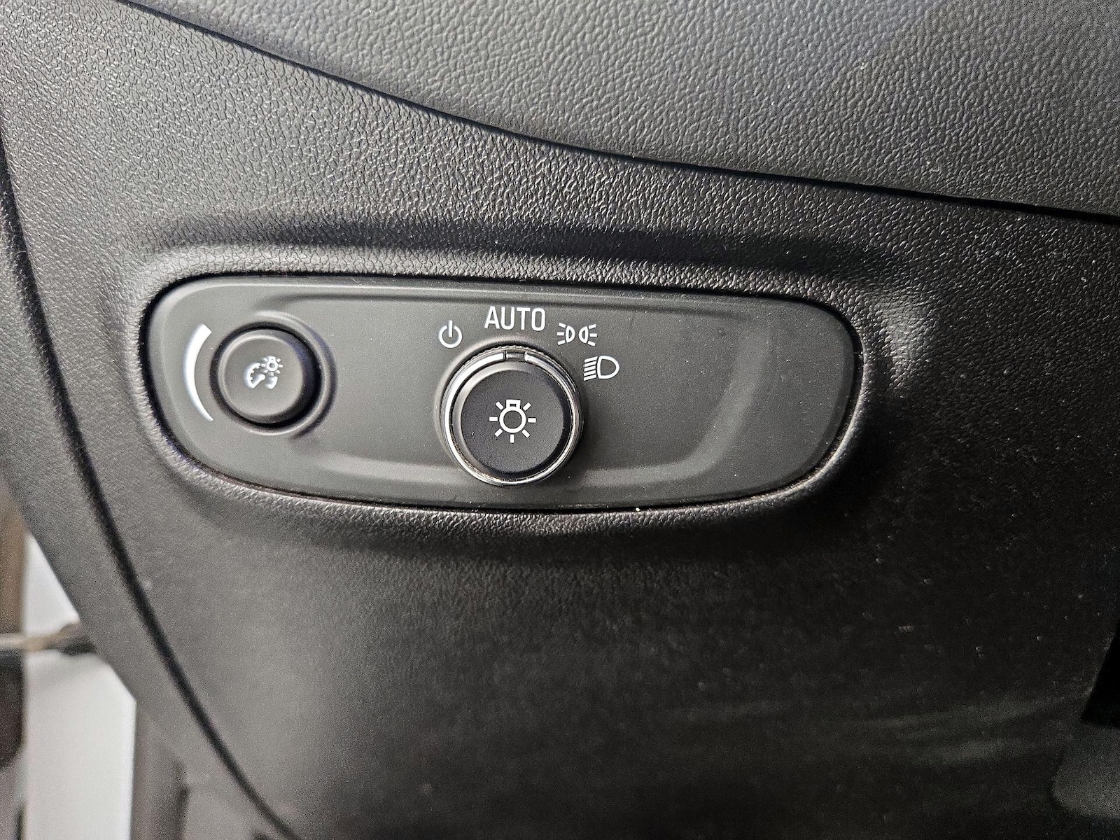 2018 Chevrolet Equinox LS - Photo 14