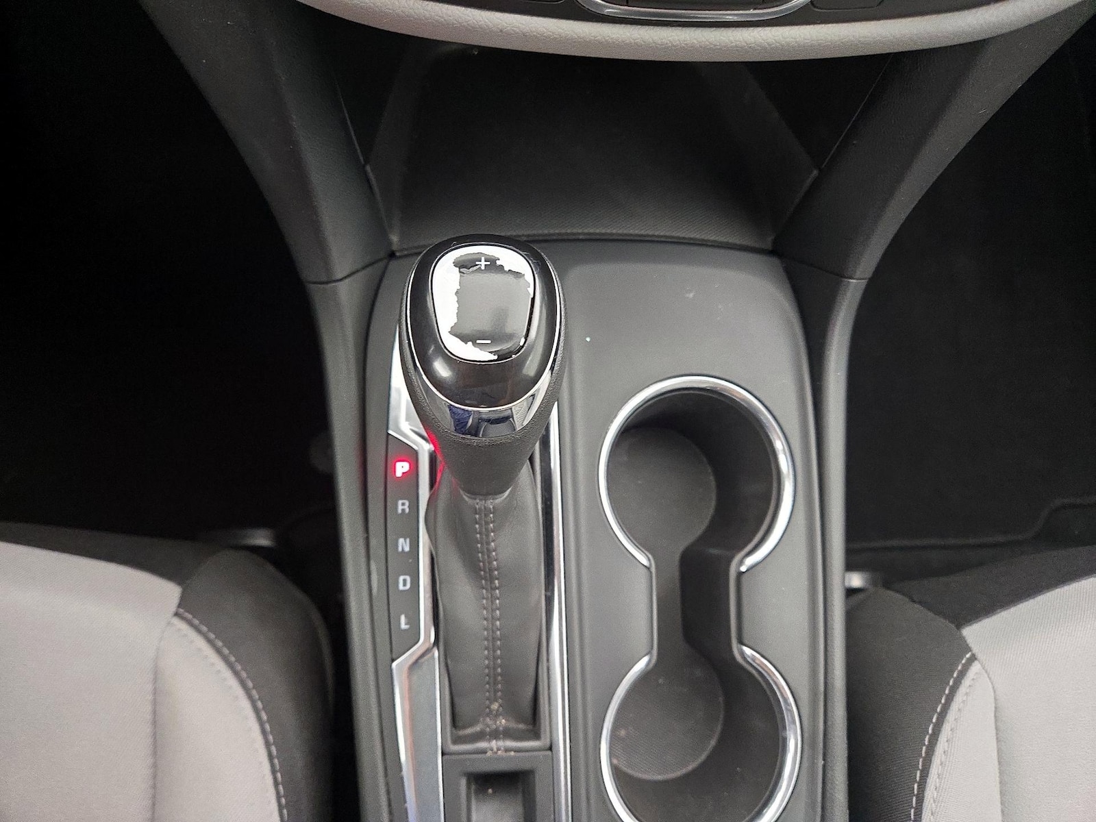2018 Chevrolet Equinox LS - Photo 18