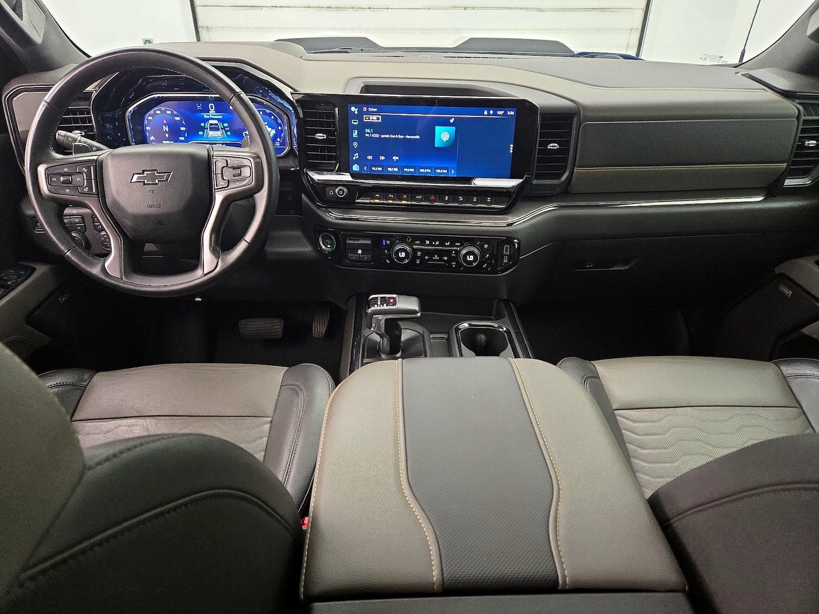 2023 Chevrolet Silverado 1500 ZR2 - Photo 10