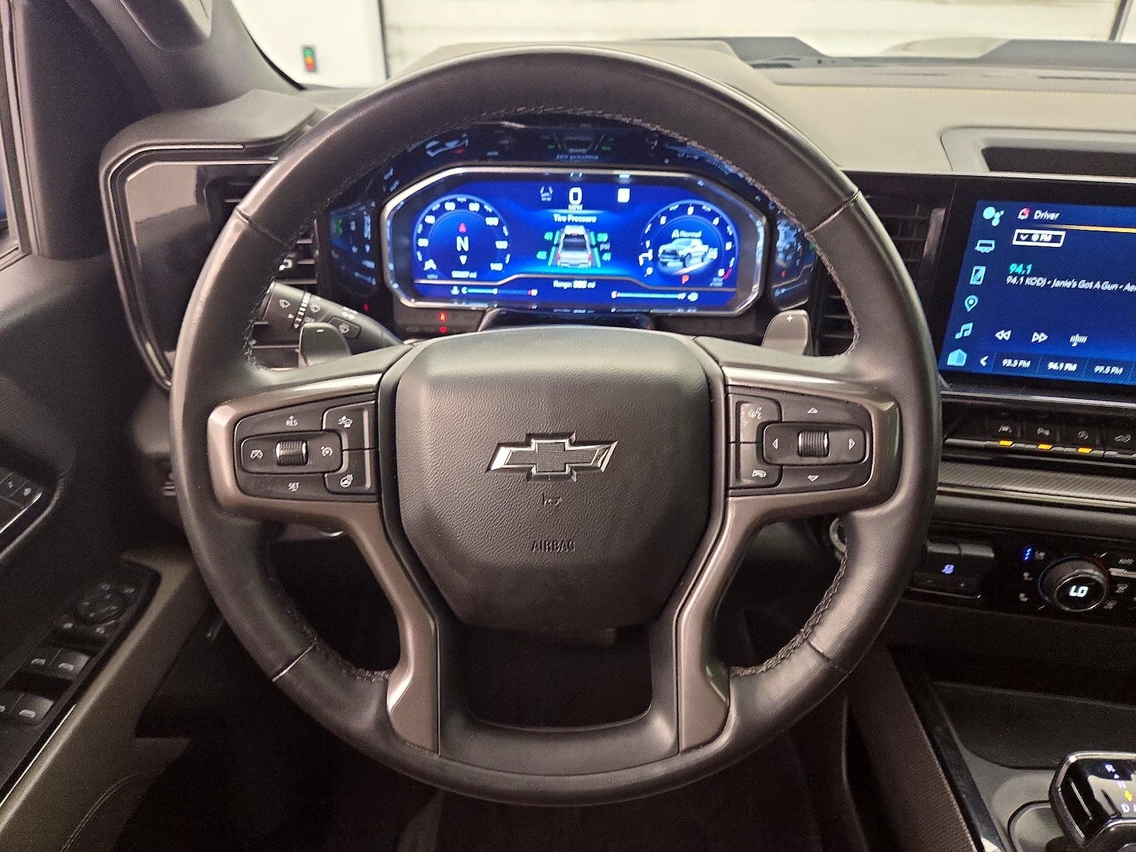 2023 Chevrolet Silverado 1500 ZR2 - Photo 11