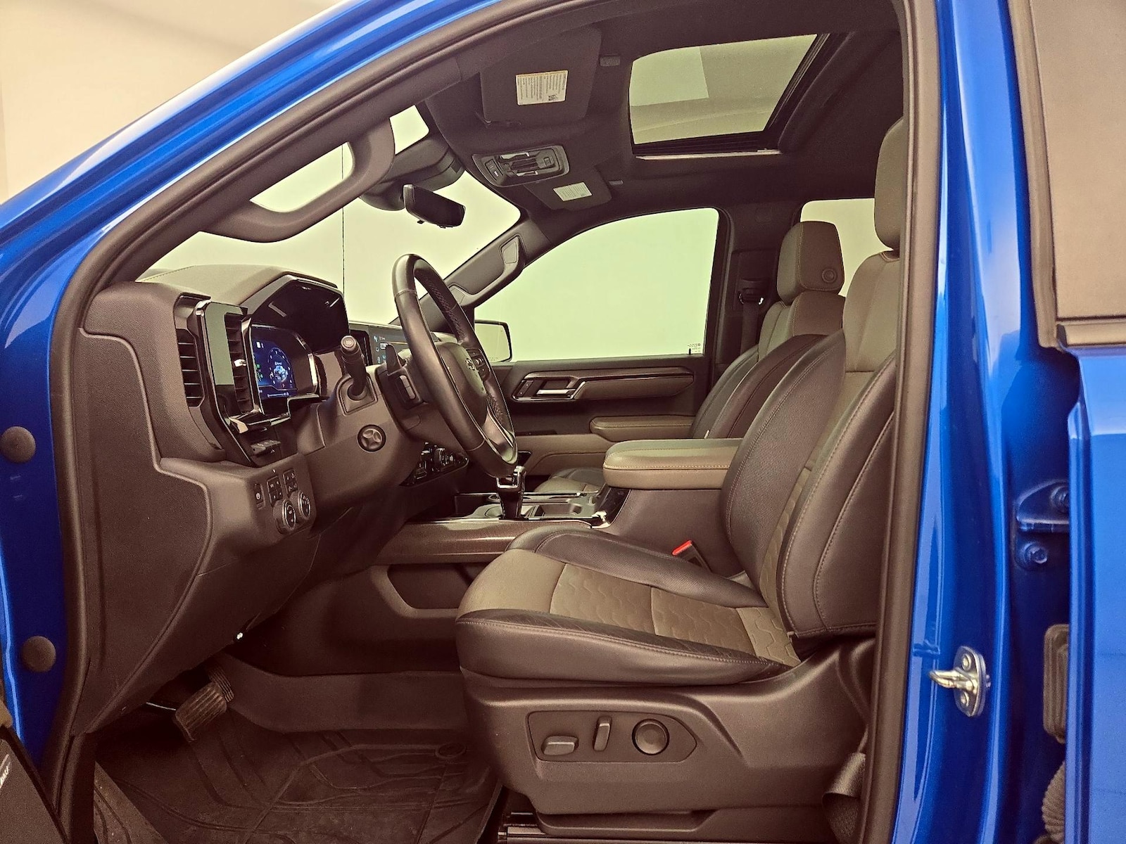 2023 Chevrolet Silverado 1500 ZR2 - Photo 12
