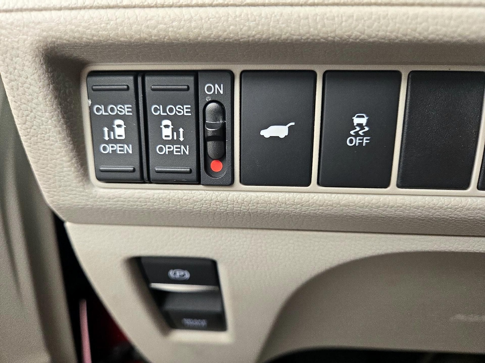 2025 Honda Odyssey EX-L - Photo 14