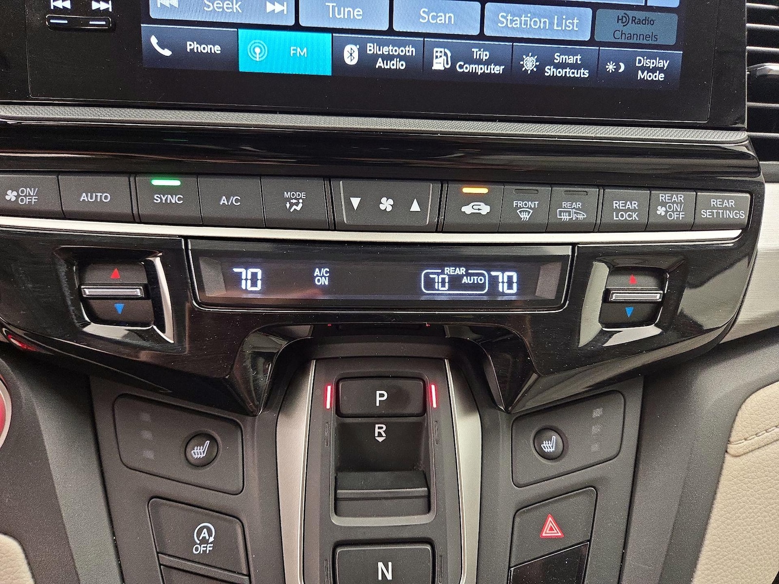 2025 Honda Odyssey EX-L - Photo 17