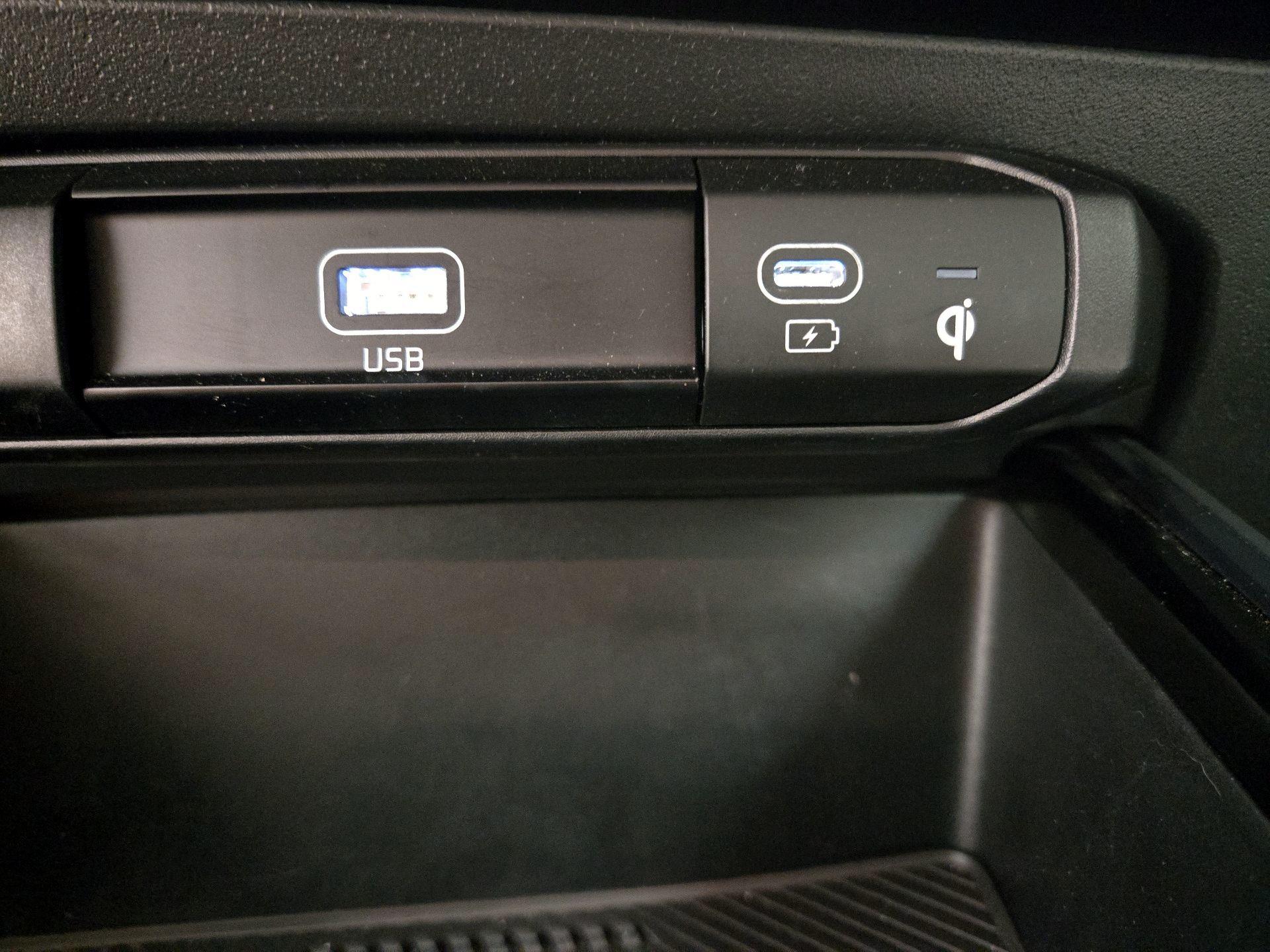 Thumbnail: 2024 Kia Niro - 19