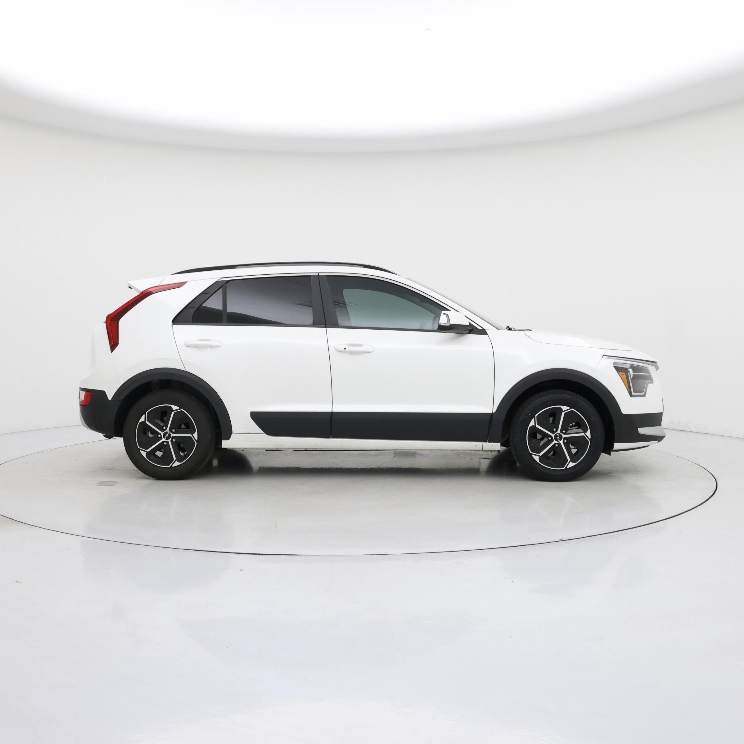 Thumbnail: 2024 Kia Niro - 7