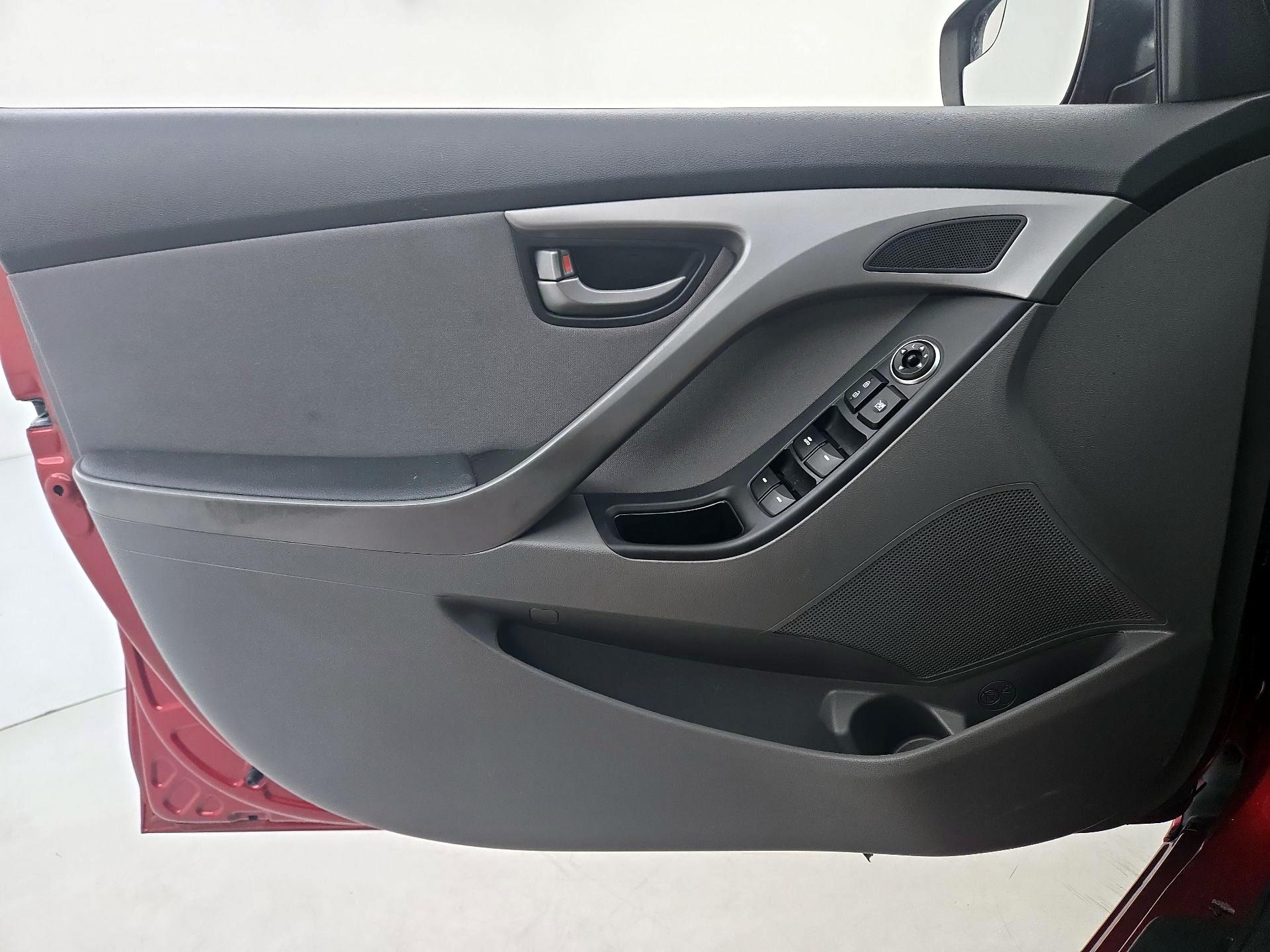 Thumbnail: 2015 Hyundai Elantra - 12