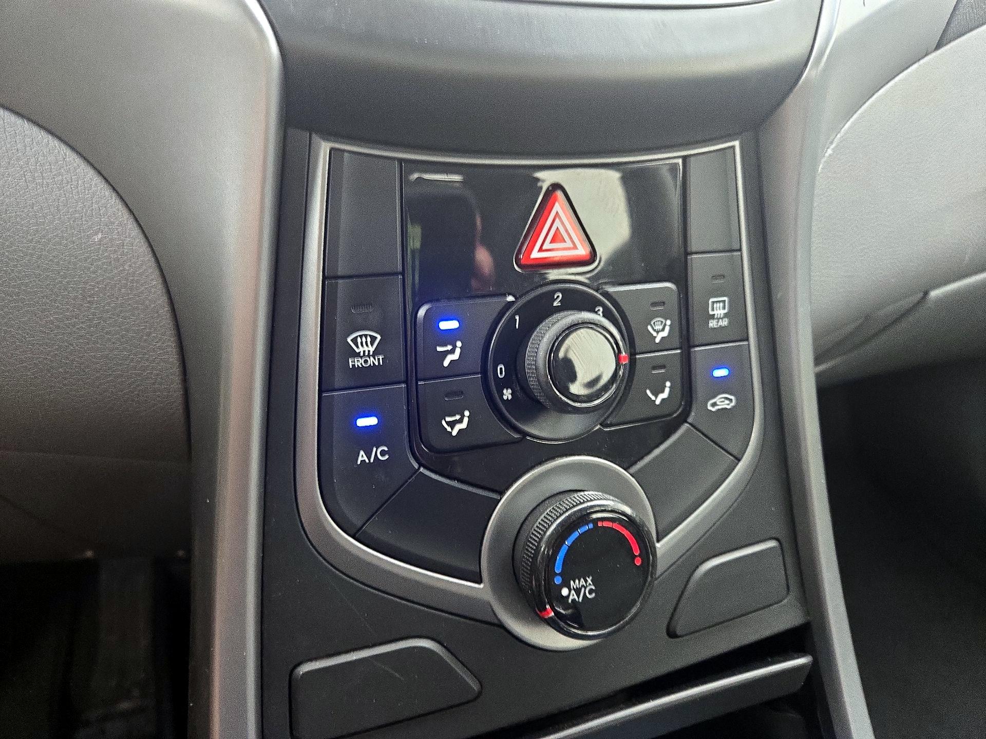 Thumbnail: 2015 Hyundai Elantra - 16