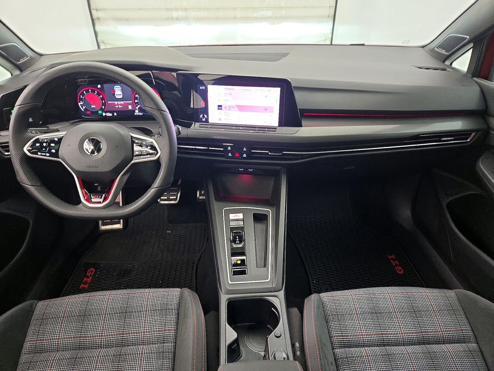 2022 Volkswagen Golf GTI SE - Photo 10