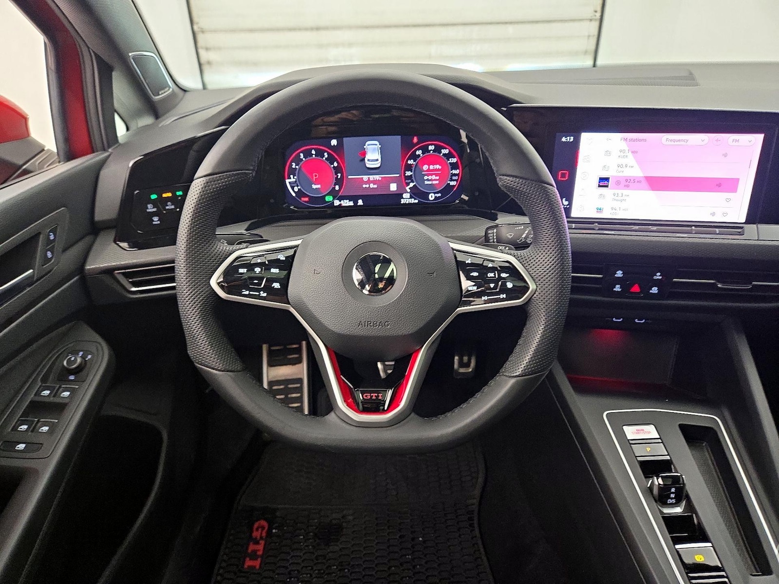 2022 Volkswagen Golf GTI SE - Photo 11