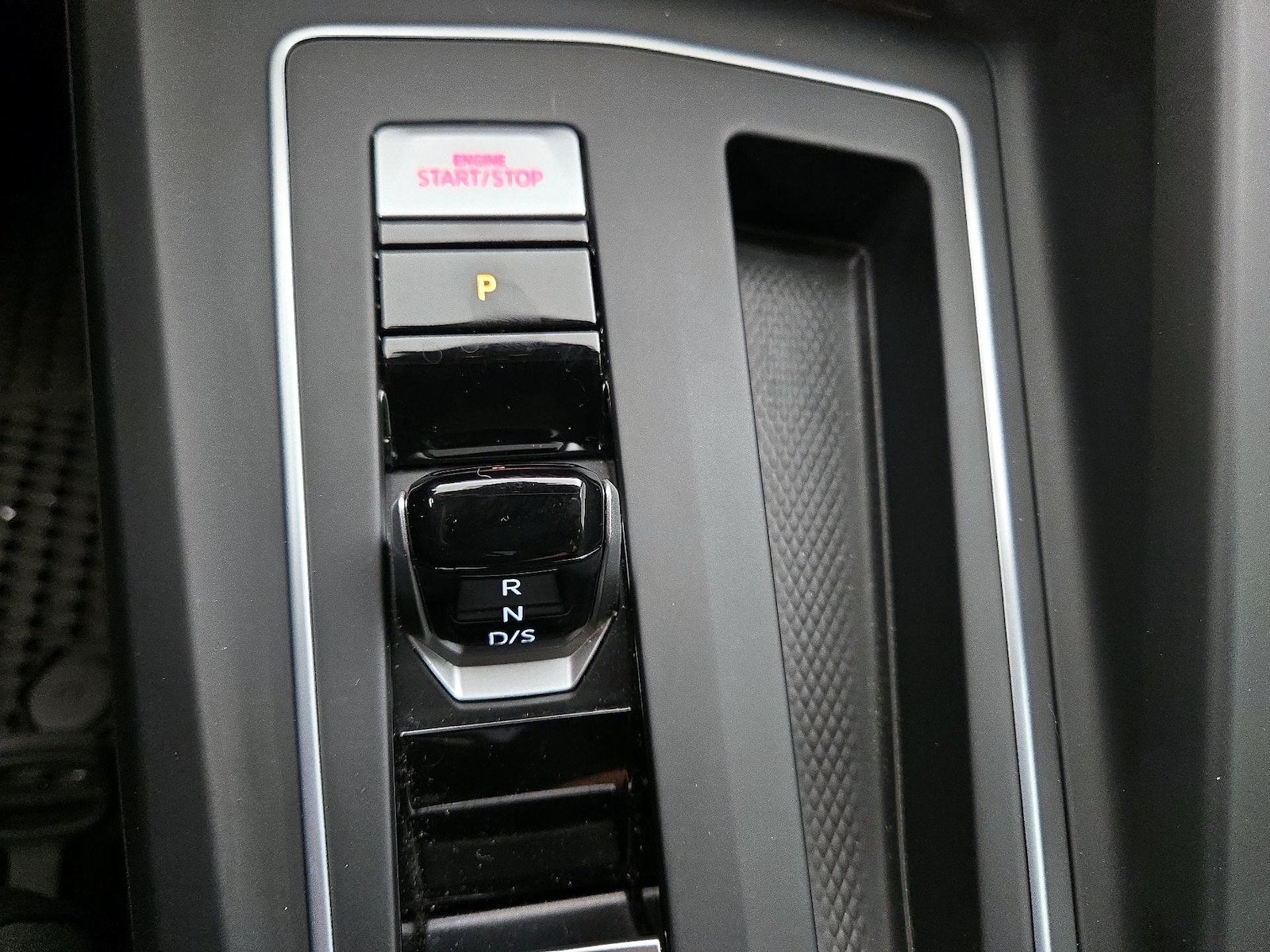 2022 Volkswagen Golf GTI SE - Photo 19