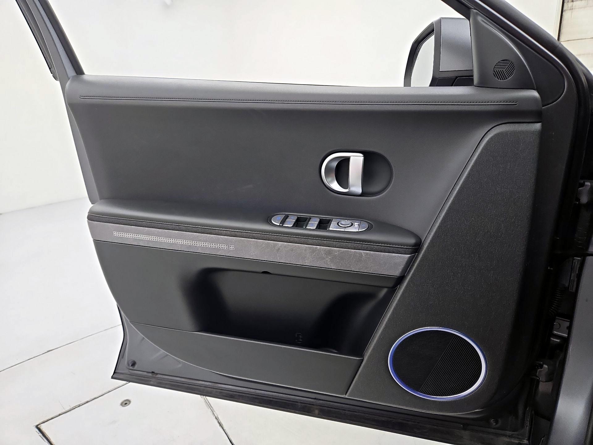 Thumbnail: 2023 Hyundai Ioniq 5 - 12