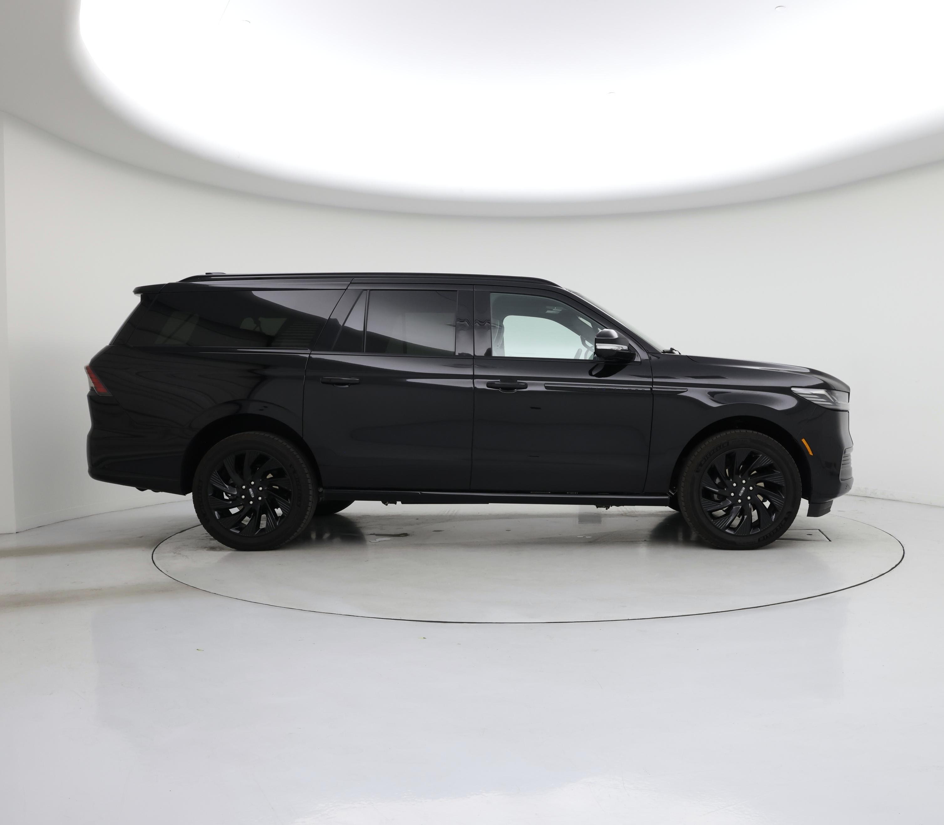 Thumbnail: 2025 Lincoln Navigator L - 7