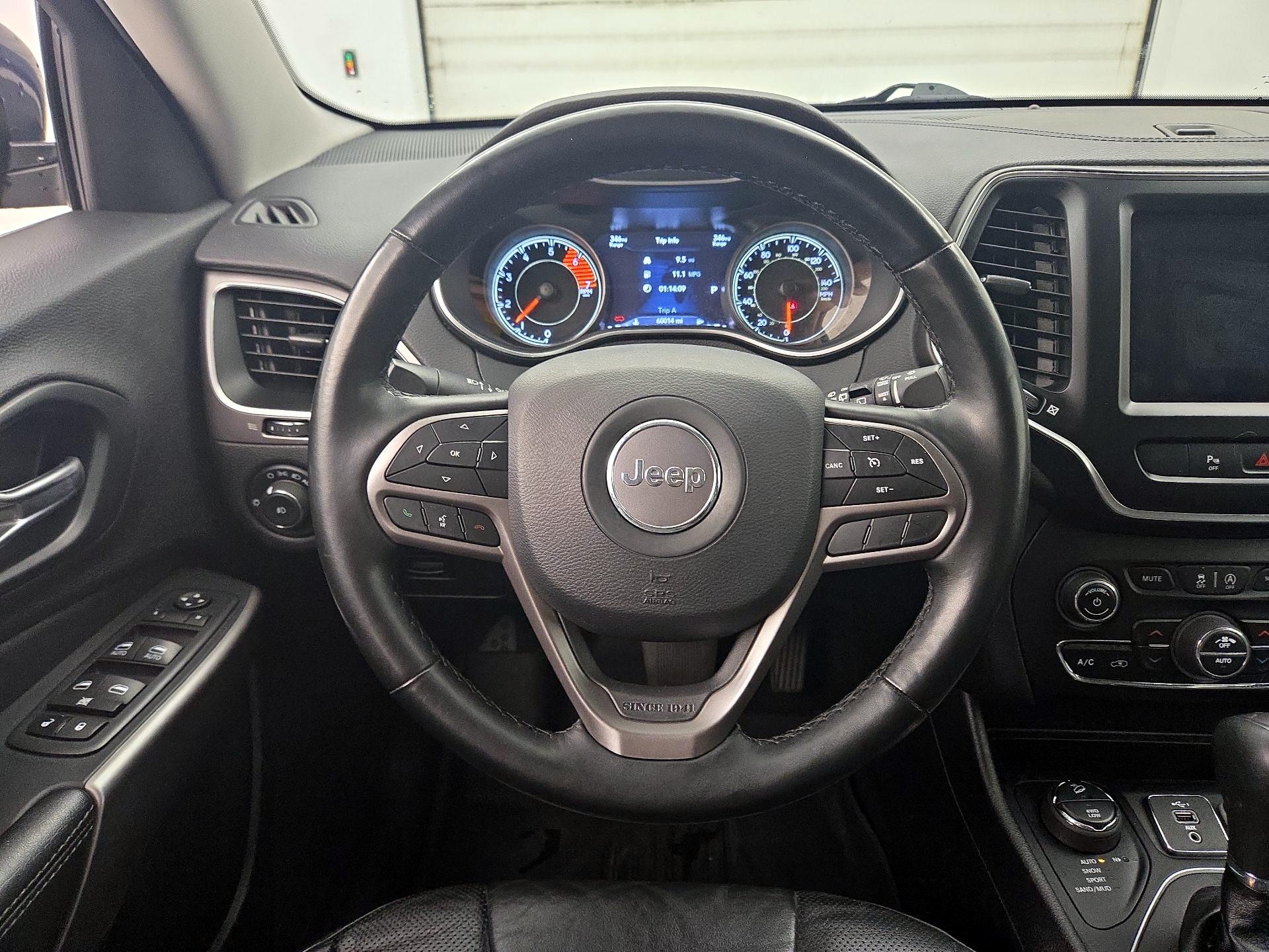 Thumbnail: 2021 Jeep Cherokee - 10