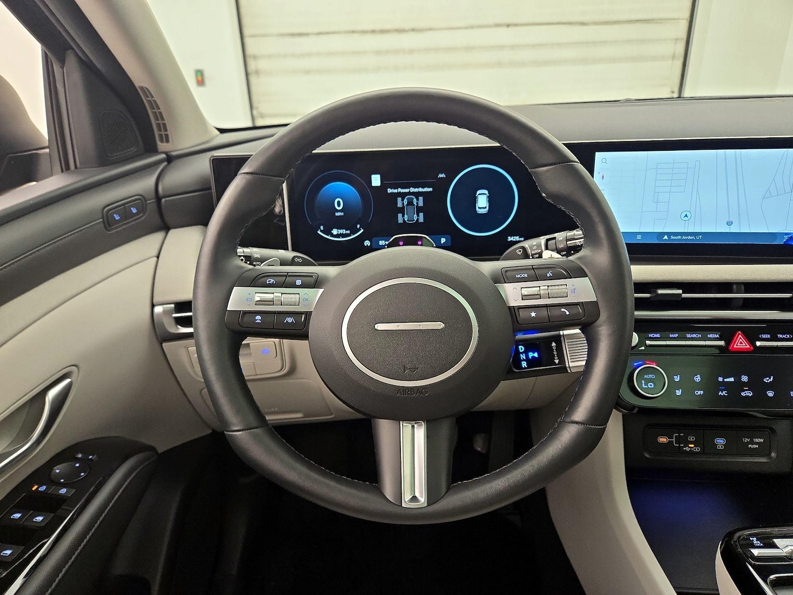 2025 Hyundai Tucson Limited - Photo 11