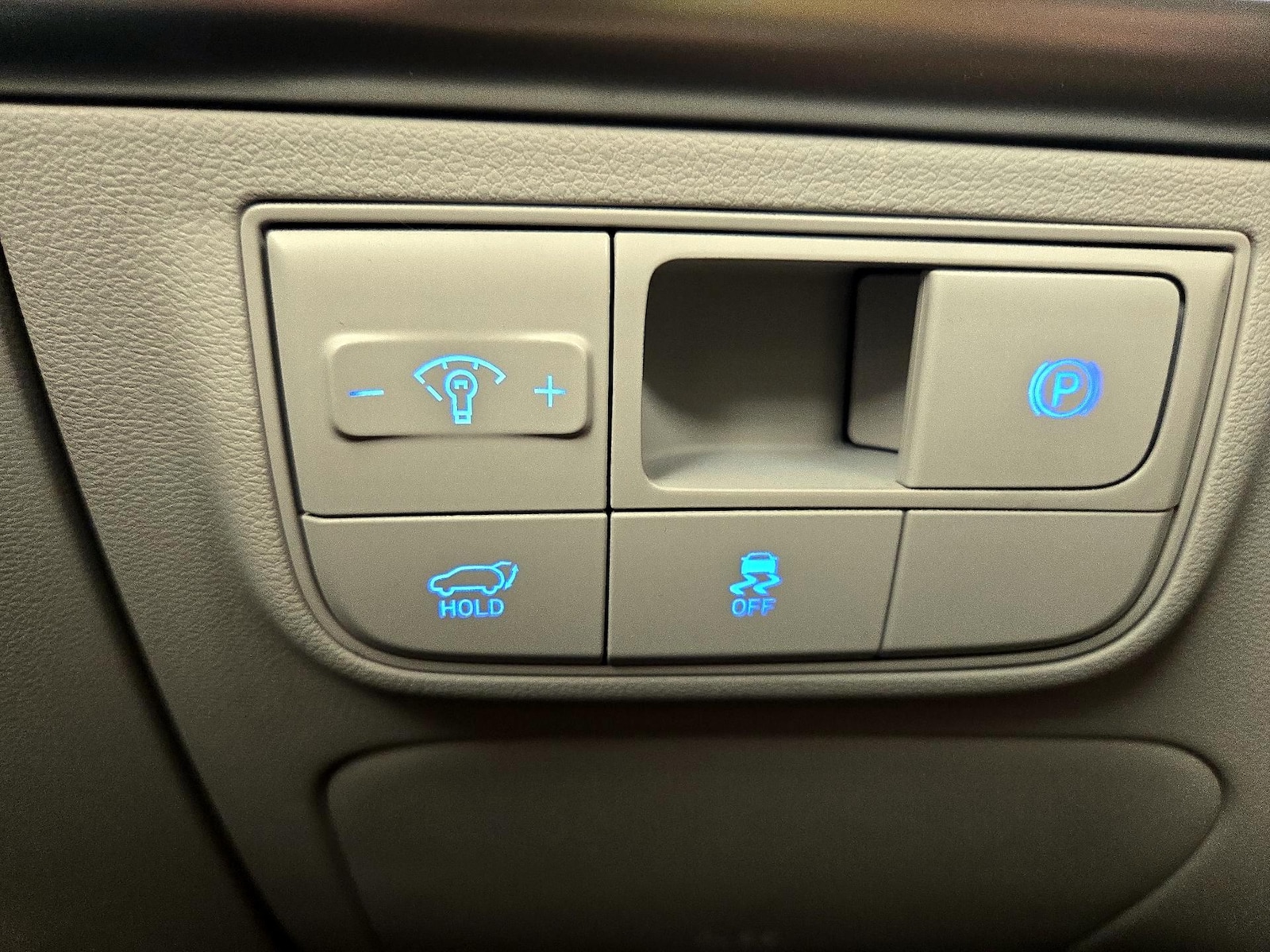 2025 Hyundai Tucson Limited - Photo 14