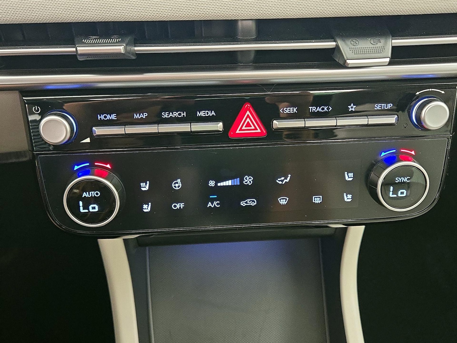 2025 Hyundai Tucson Limited - Photo 18